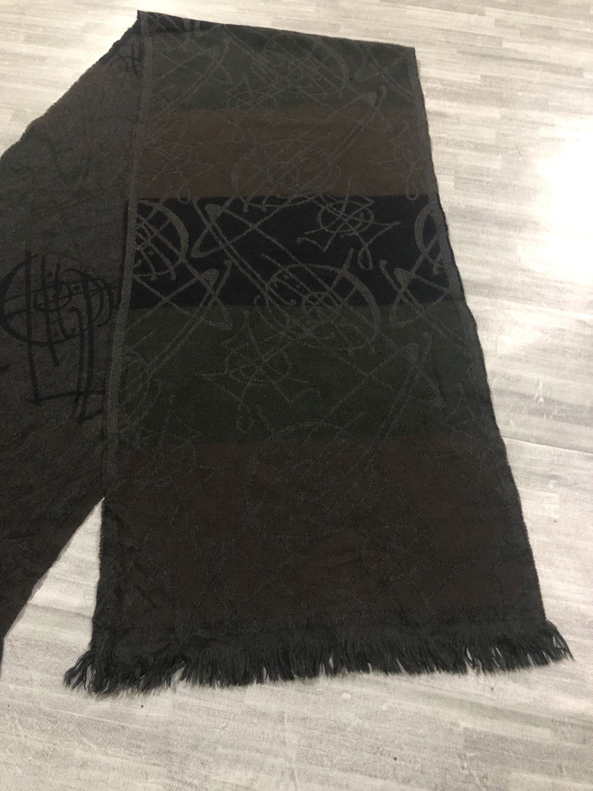Vivienne Westwood Vivienne Westwood Full Print Wool Scarf Muffler Size ONE SIZE - 9 Thumbnail
