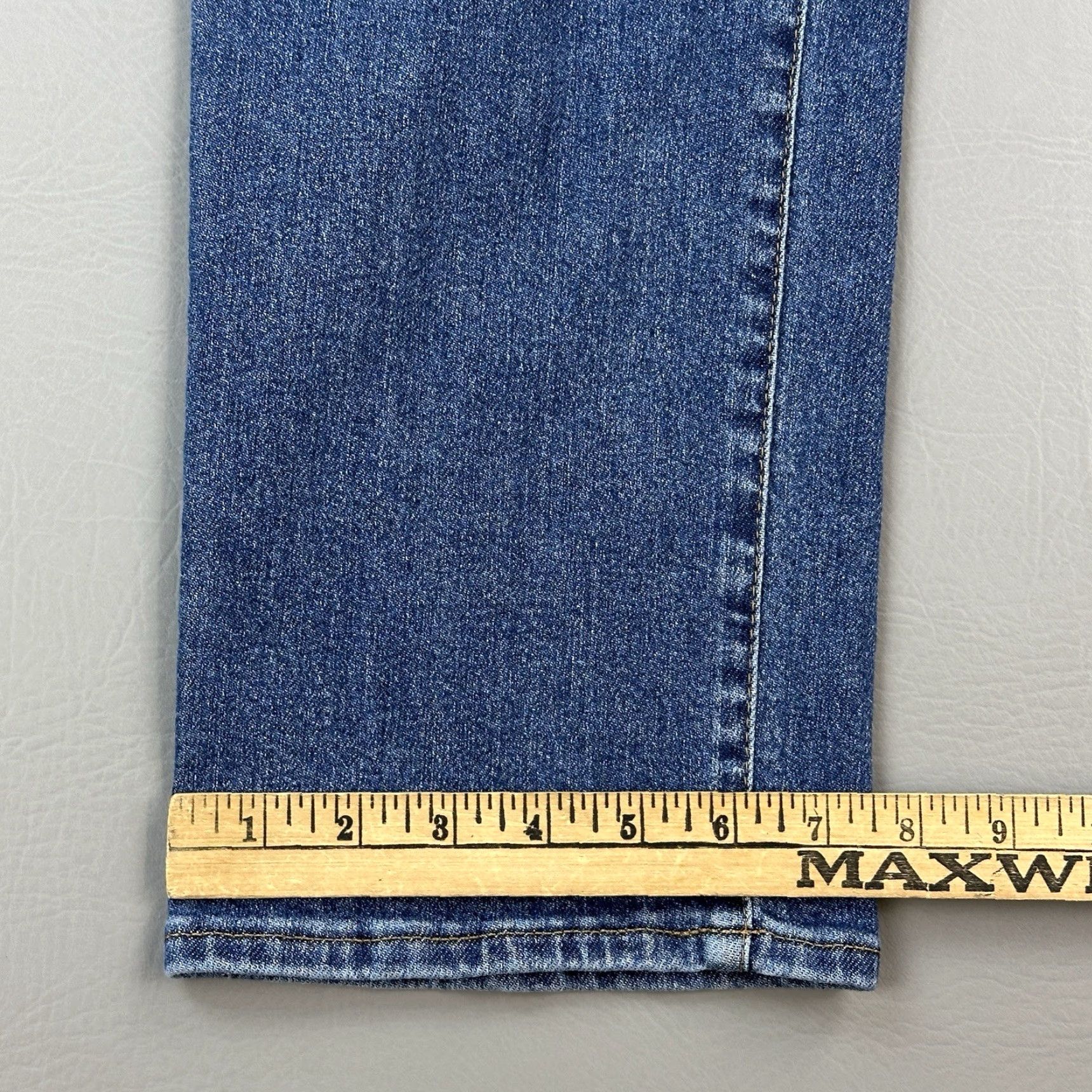 American Eagle Outfitters American Eagle Outfitters Jeans Mens 33x30 Blue Medium Wash Denim Original Straight Stretch Size US 33 - 4 Thumbnail