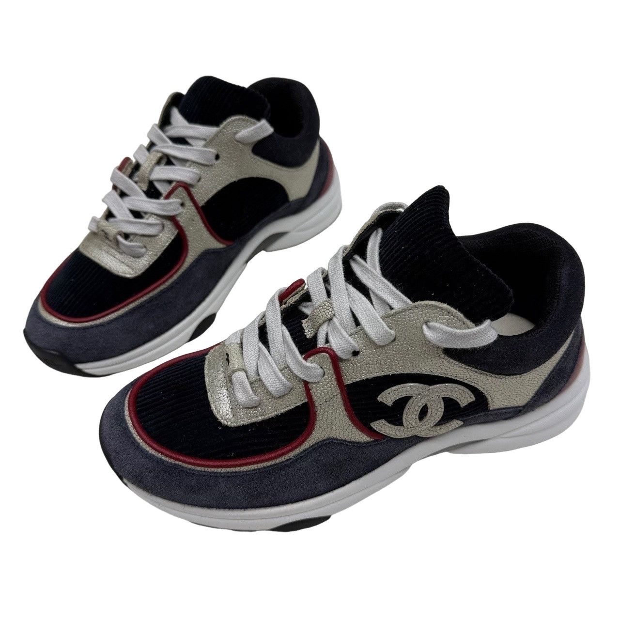 Chanel Chanel CC Logo Suede Mixed Media Sneakers Size 35 Size US 5 / IT 35 - 1 Thumbnail