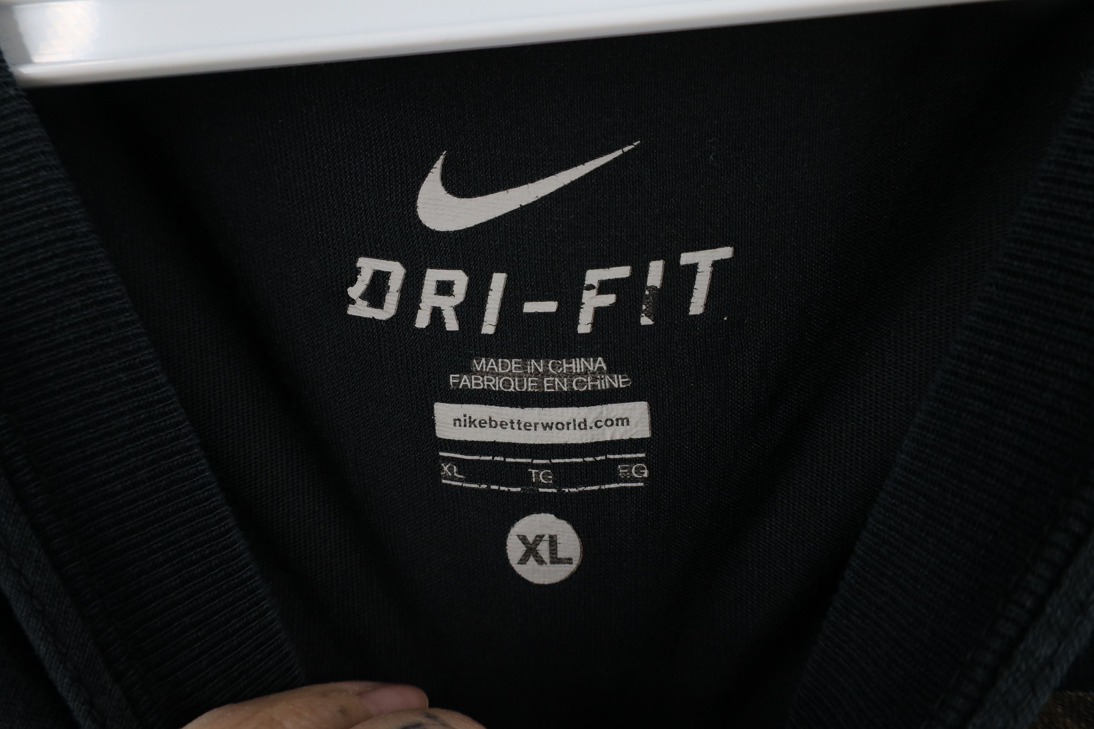 Nike × Vintage Vintage Nike Superhero Lebron James Basketball T-Shirt Black Size US XL / EU 56 / 4 - 7 Thumbnail