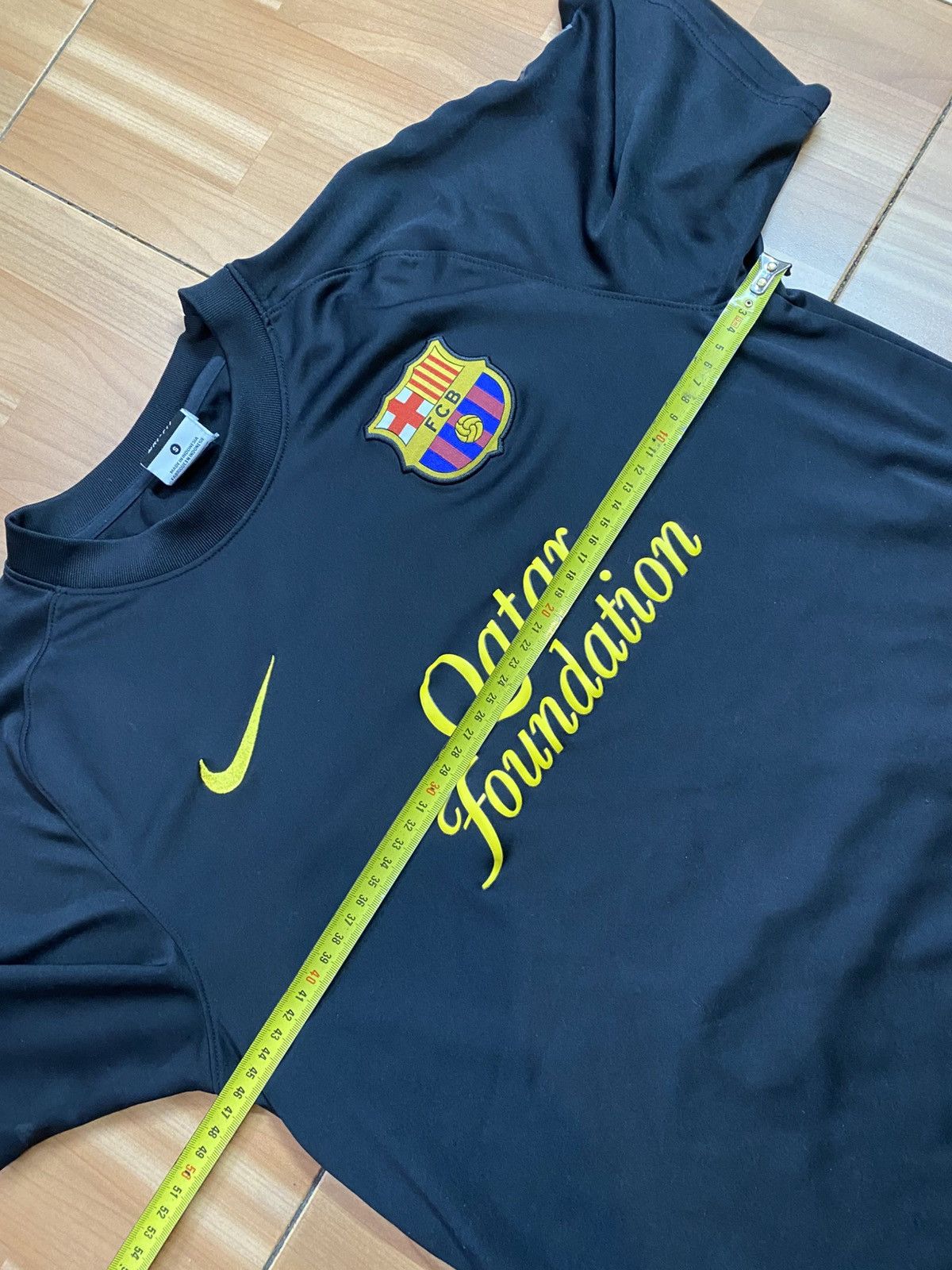 Nike Nike Barcelona 2011/12 Away Football Shirt Soccer Jersey Size US S / EU 44-46 / 1 - 13 Thumbnail