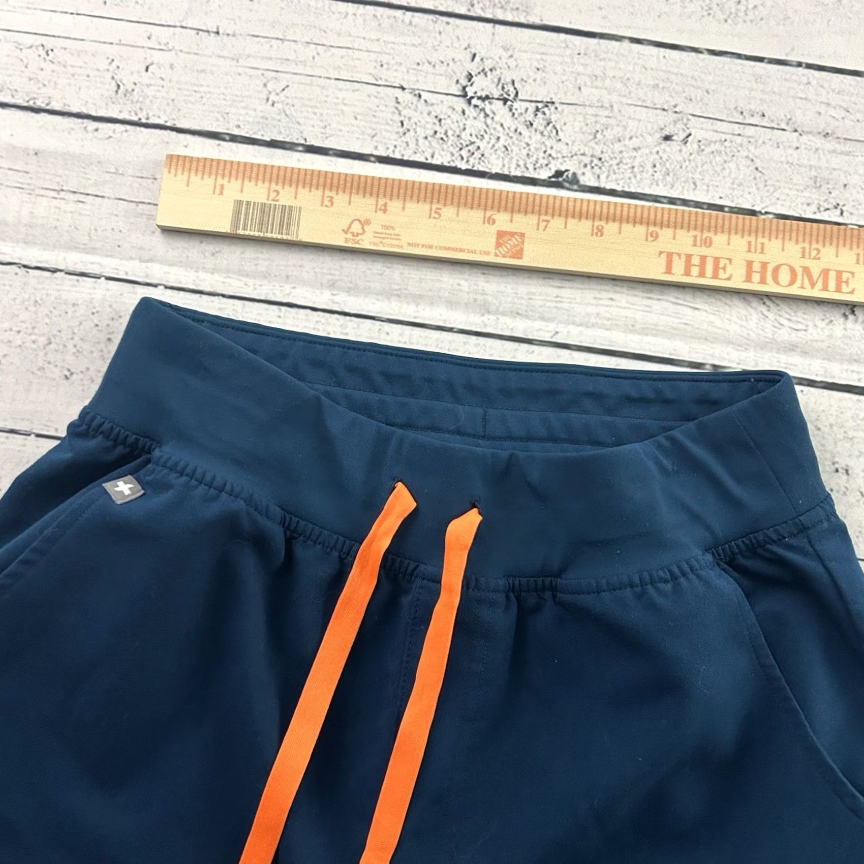 Vintage FIGS Zamora Jogger Scrubs Women's Small Blue Orange Pants Design FIGS Technical Collection Jogger Scrubs Womens Small Blue Orange Size 28" / US 6 / IT 42 - 4 Thumbnail