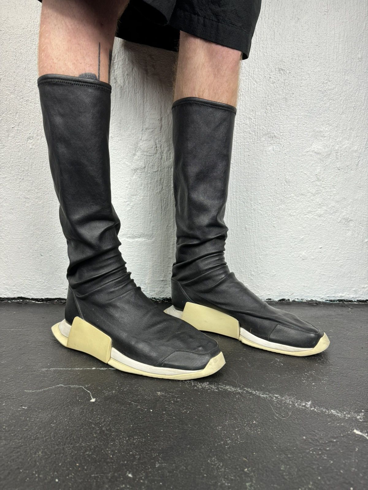 Rick Owens Rick Owen’s AW 17 Level Runners Size US 11 / EU 44 - 2 Thumbnail