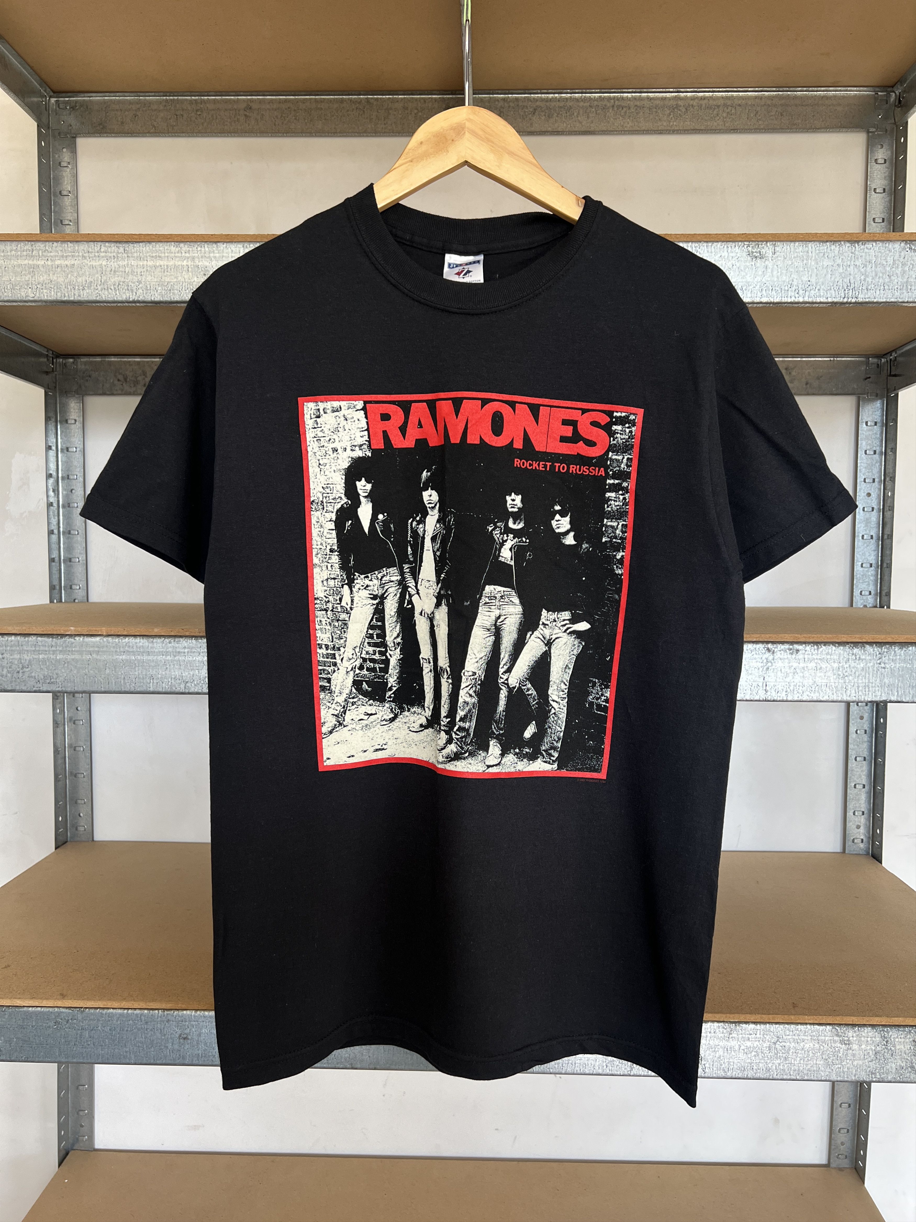 Band Tees Vintage 2007 Ramones Rockets To russia Rock Band T-shirt Size US M / EU 48-50 / 2 - 1 Thumbnail