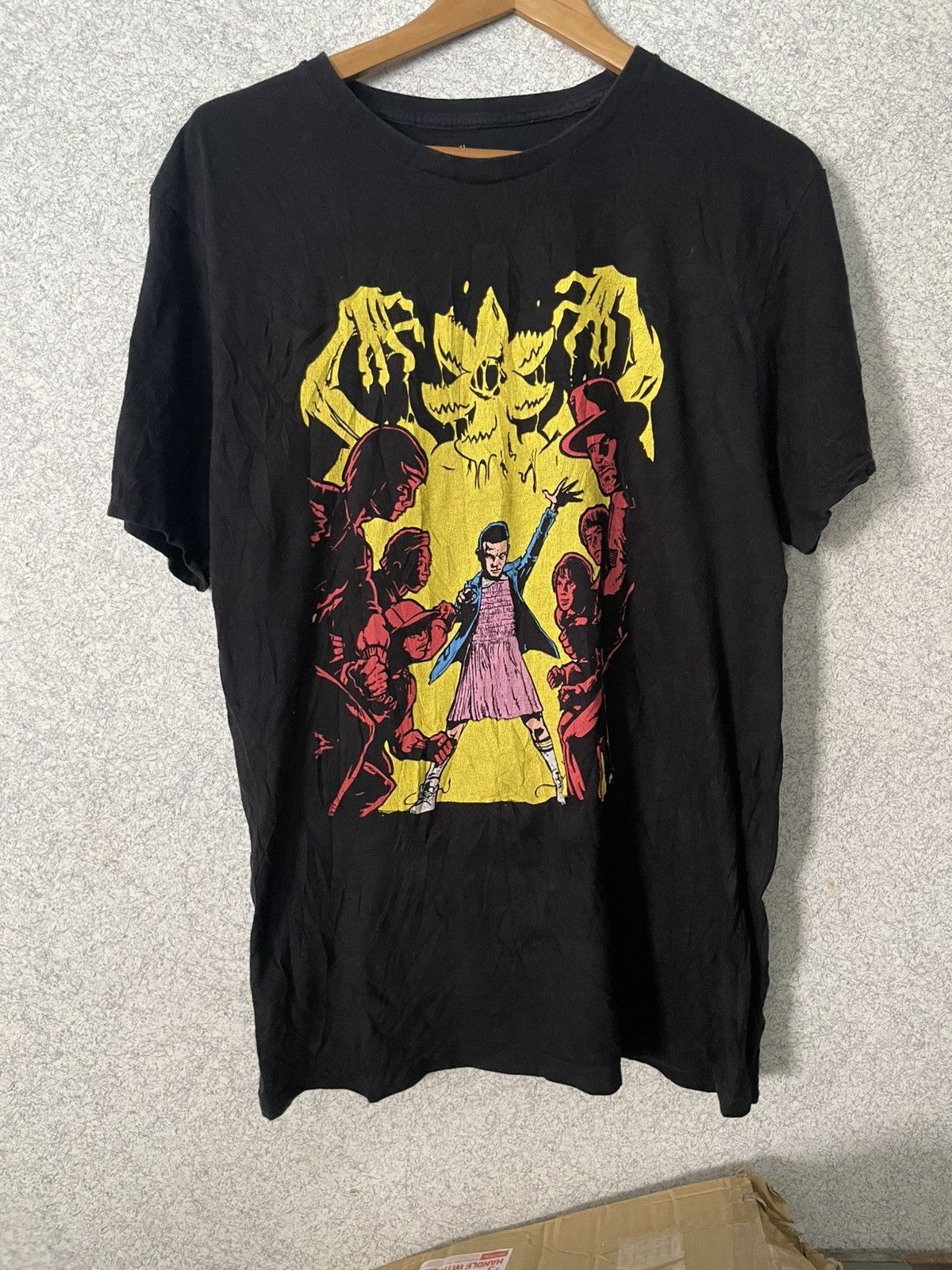 Anime Strange things T-shirt movie tee size XLarge Size US XL / EU 56 / 4 - 2 Thumbnail