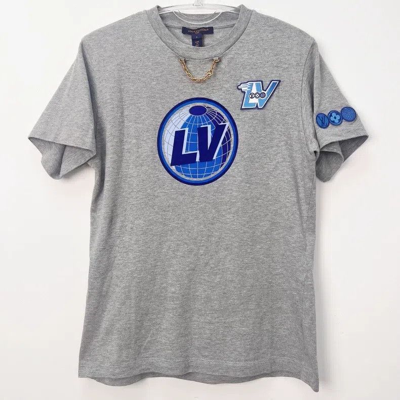 Louis Vuitton Louis Vuitton Grey globe monogram embroidered short sleeve Size US S / EU 44-46 / 1 - 1 Thumbnail