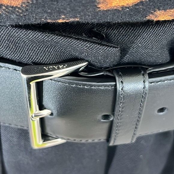 Prada Prada Gabardine Pleated Skated Kilt Belted Logo Belt Mini Sk Size 28" / US 6 / IT 42 - 4 Thumbnail