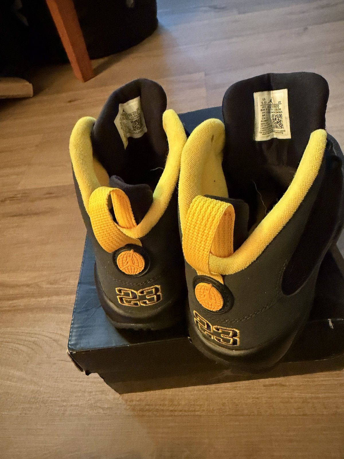 Jordan Brand Jordan 9 Retro University Gold (GS) Size US 7 / IT 37 - 8 Thumbnail