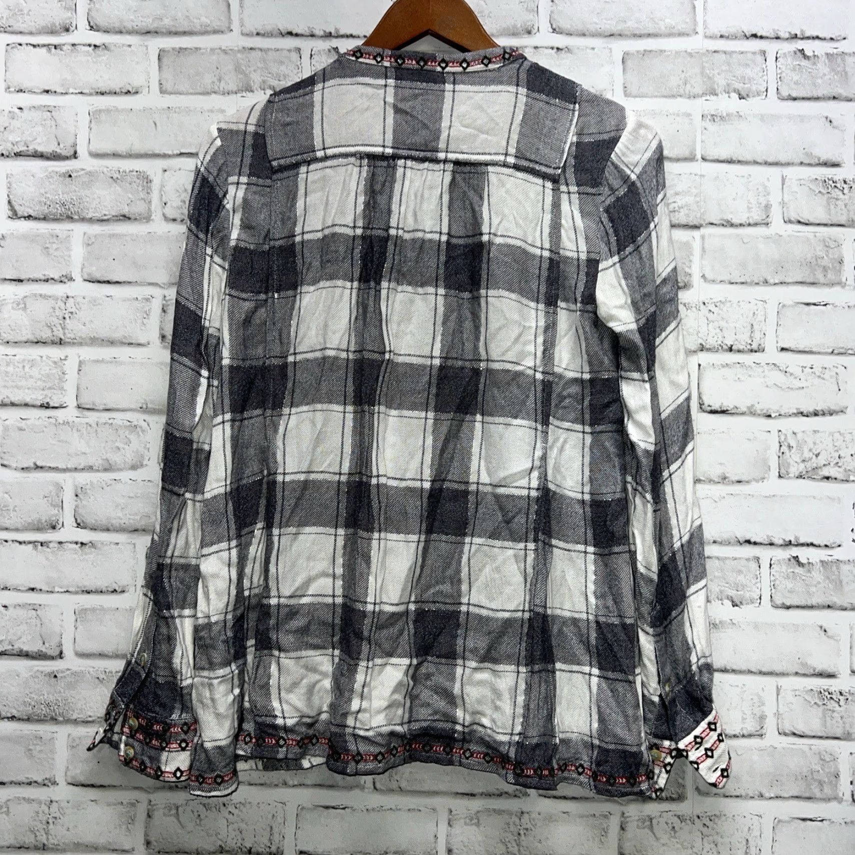 Vintage Anthropology Gray Plaid Button-Up Shirt Womens Size XXS (2XS) Size XXS / US 00 / IT 34 - 4 Thumbnail
