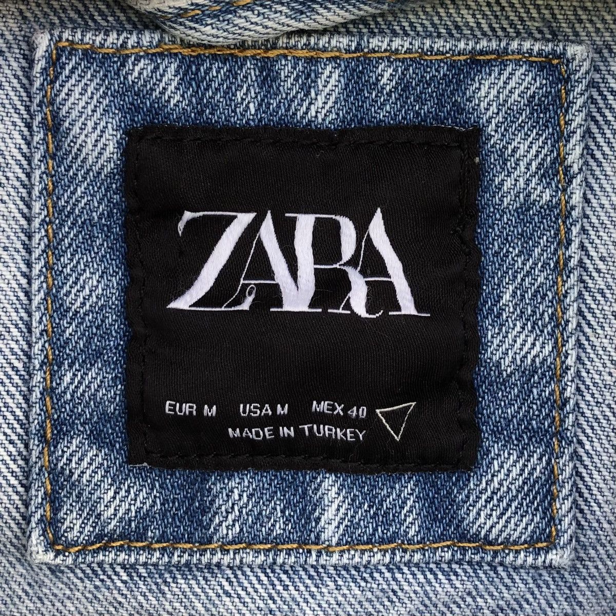 Zara SS 2023 ZARA DENIM JACKET WITH GRAFFITI PRINT Size US M / EU 48-50 / 2 - 22 Thumbnail