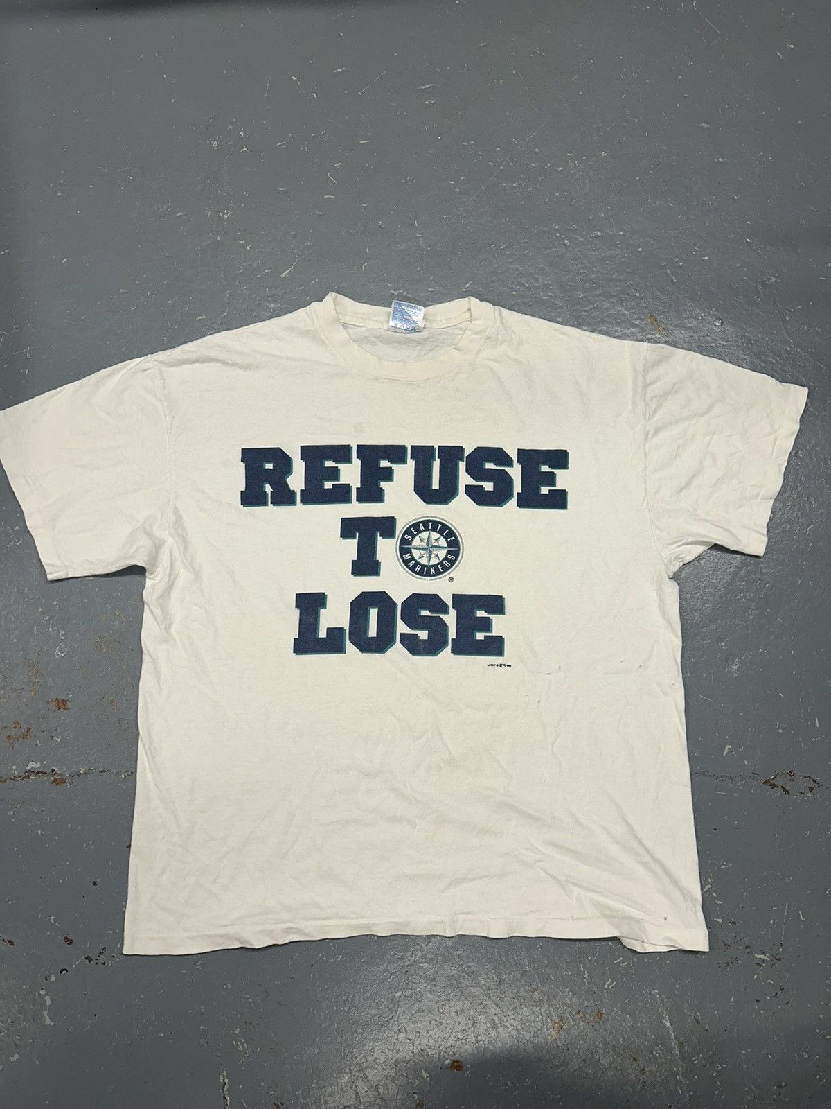 MLB × Vintage Crazy Vintage 90s Essential White Mariners MLB Tee Shirt Size US XL / EU 56 / 4 - 1 Thumbnail
