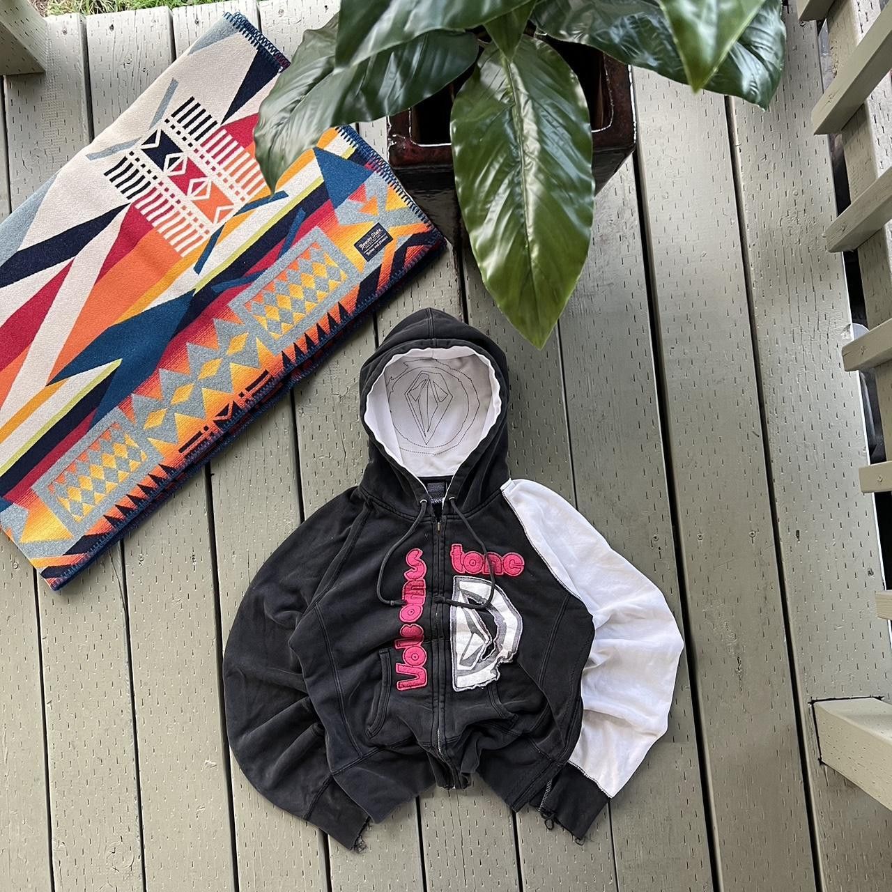 Vintage × Volcom volcom vintage hoodie Sweatshirt big logo 2000s Size S / US 4 / IT 40 - 2 Thumbnail