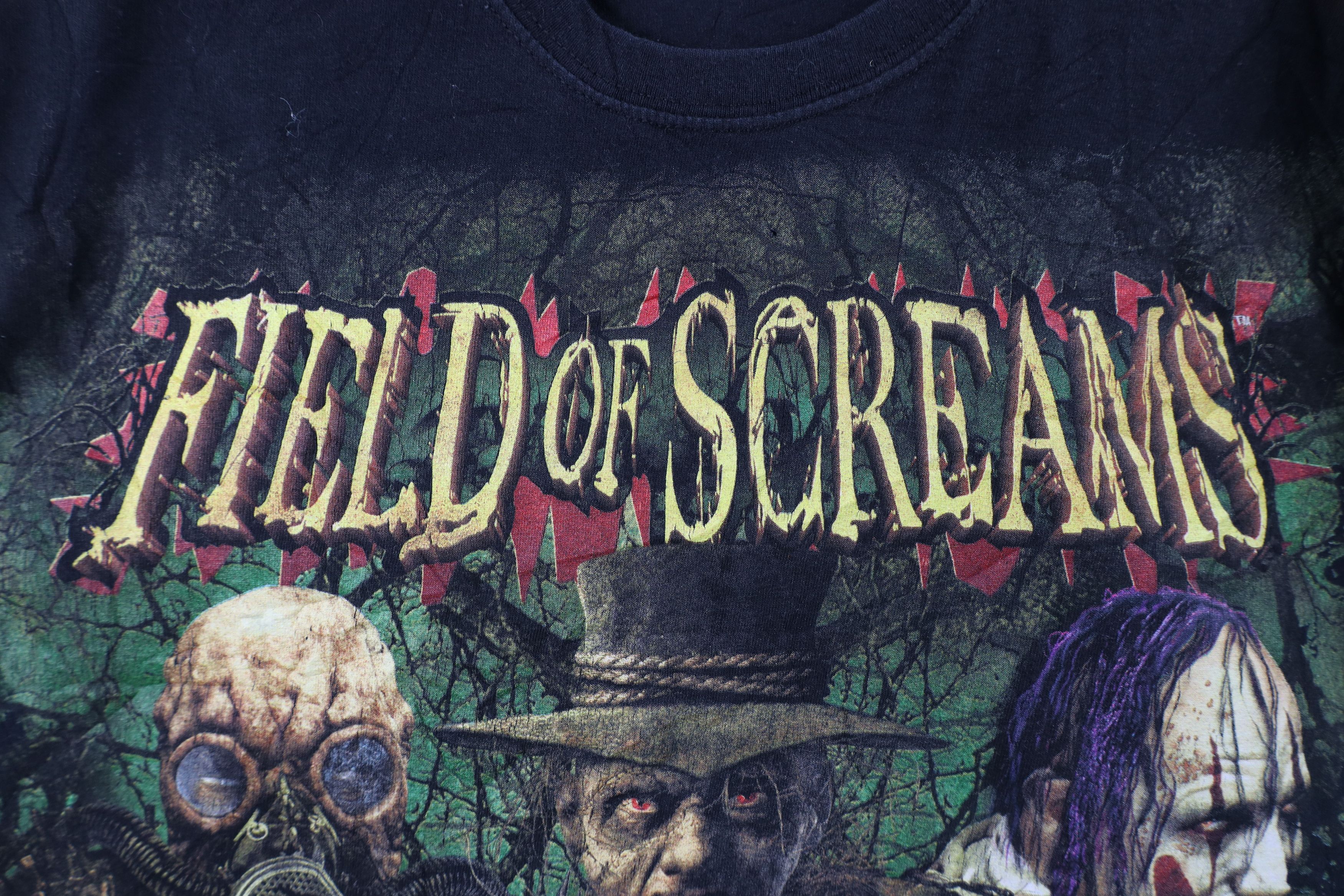 Vintage Vintage Streetwear Halloween Zombie Field of Screams T-Shirt Size US L / EU 52-54 / 3 - 4 Thumbnail