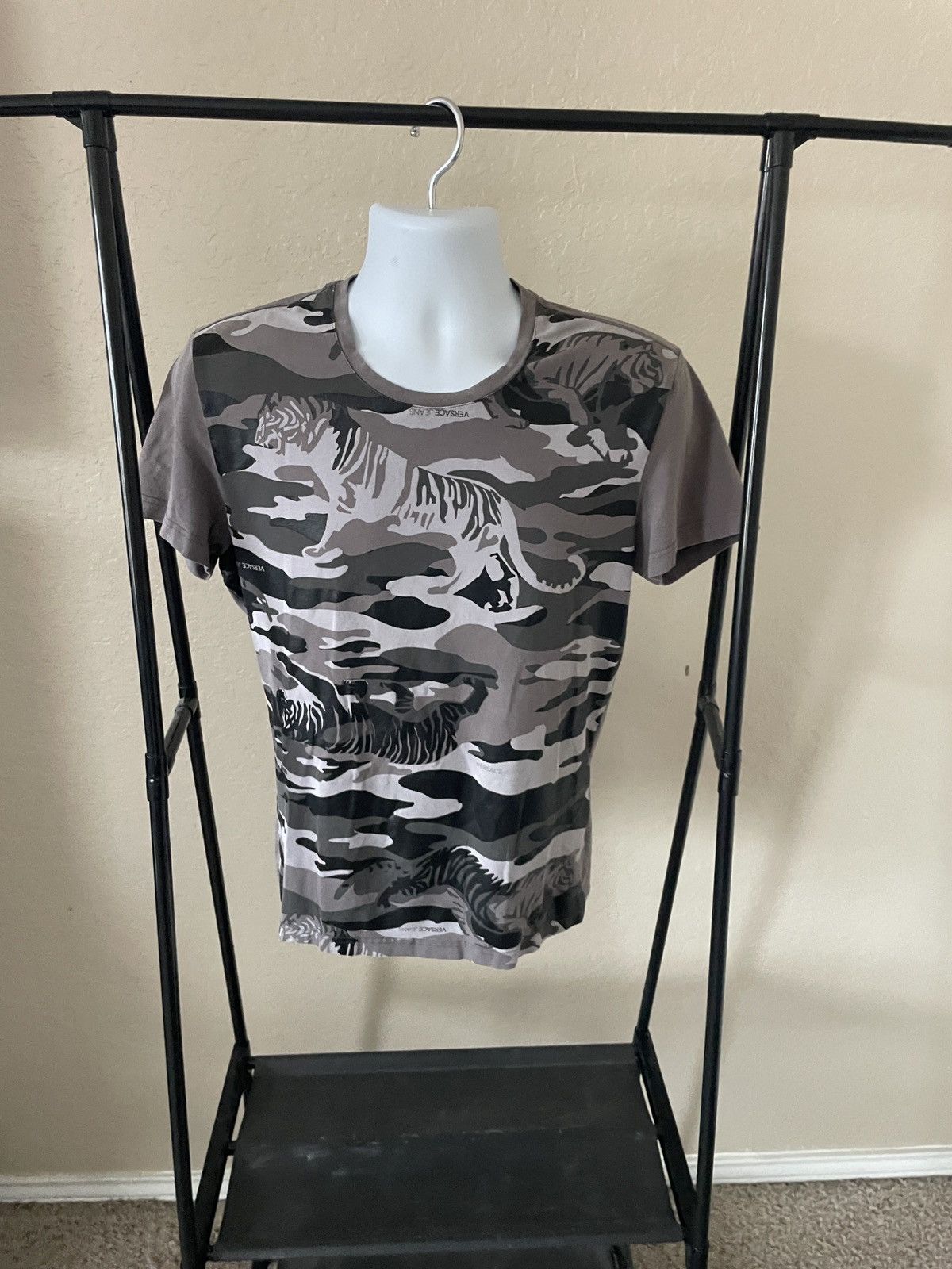 Versace Jeans Couture Camo Tigers SS tee Size US M / EU 48-50 / 2 - 1 Thumbnail