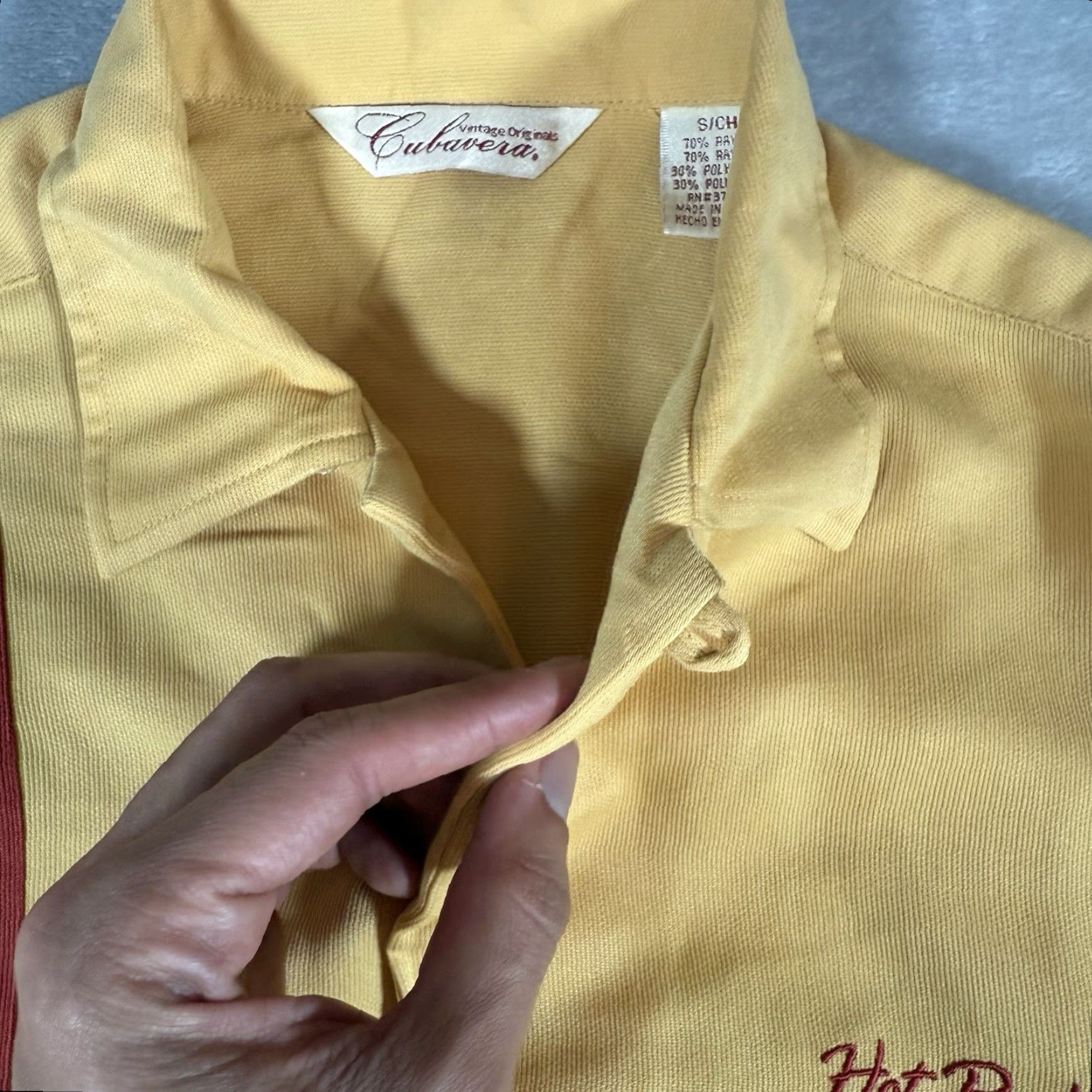 Cubavera VINTAGE Cubavera Shirt Mens S Collared Short Sleeve Button-Up Gold 1970s Cars Rockabilly 90s? no, but include theme. Size US S / EU 44-46 / 1 - 5 Thumbnail
