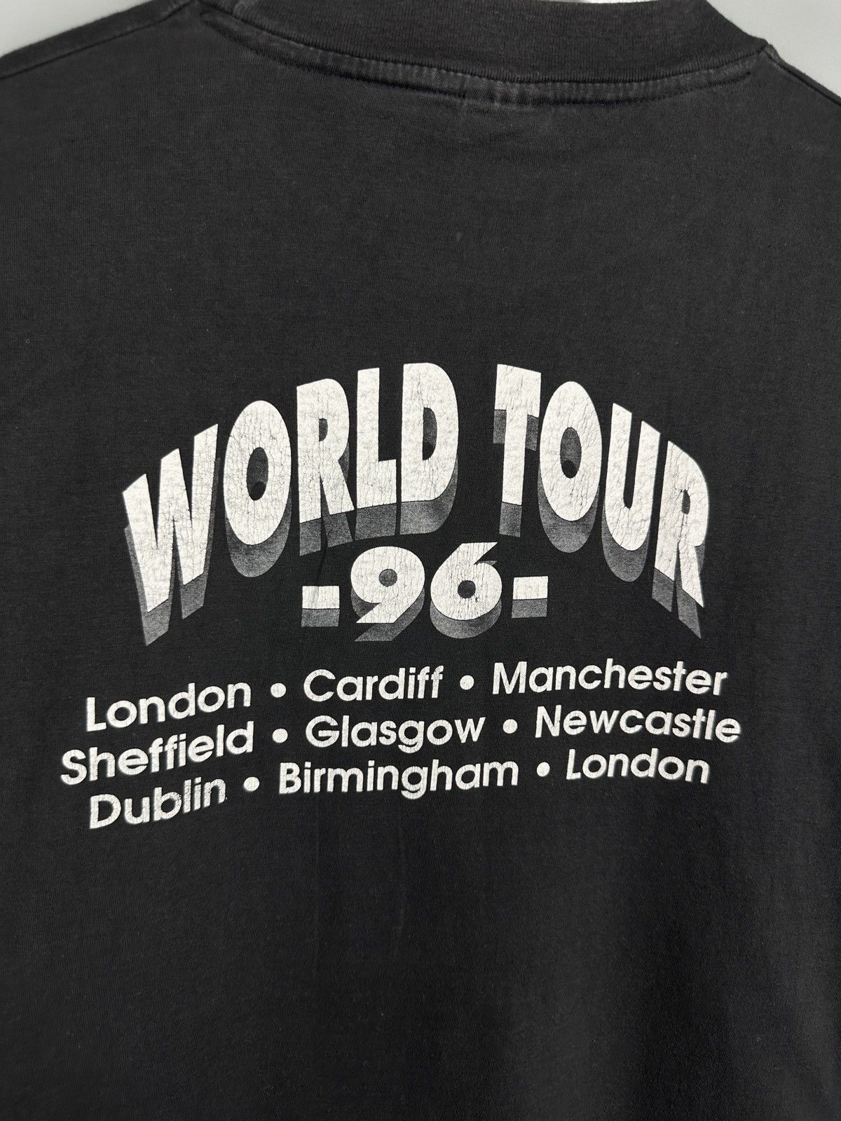 Vintage 90s Vintage Barry Manilow In Concert Tour T Shirt Tee Size US L / EU 52-54 / 3 - 12 Thumbnail