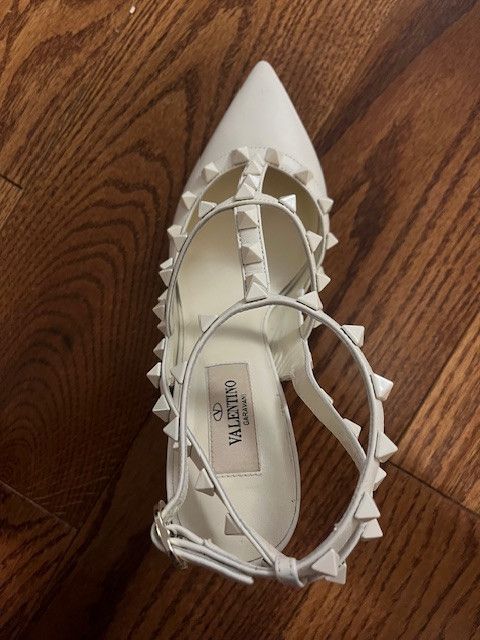 Valentino Valentino Garavani Rockstud High Heels (Ivory) Size US 7.5 / IT 37.5 - 6 Thumbnail
