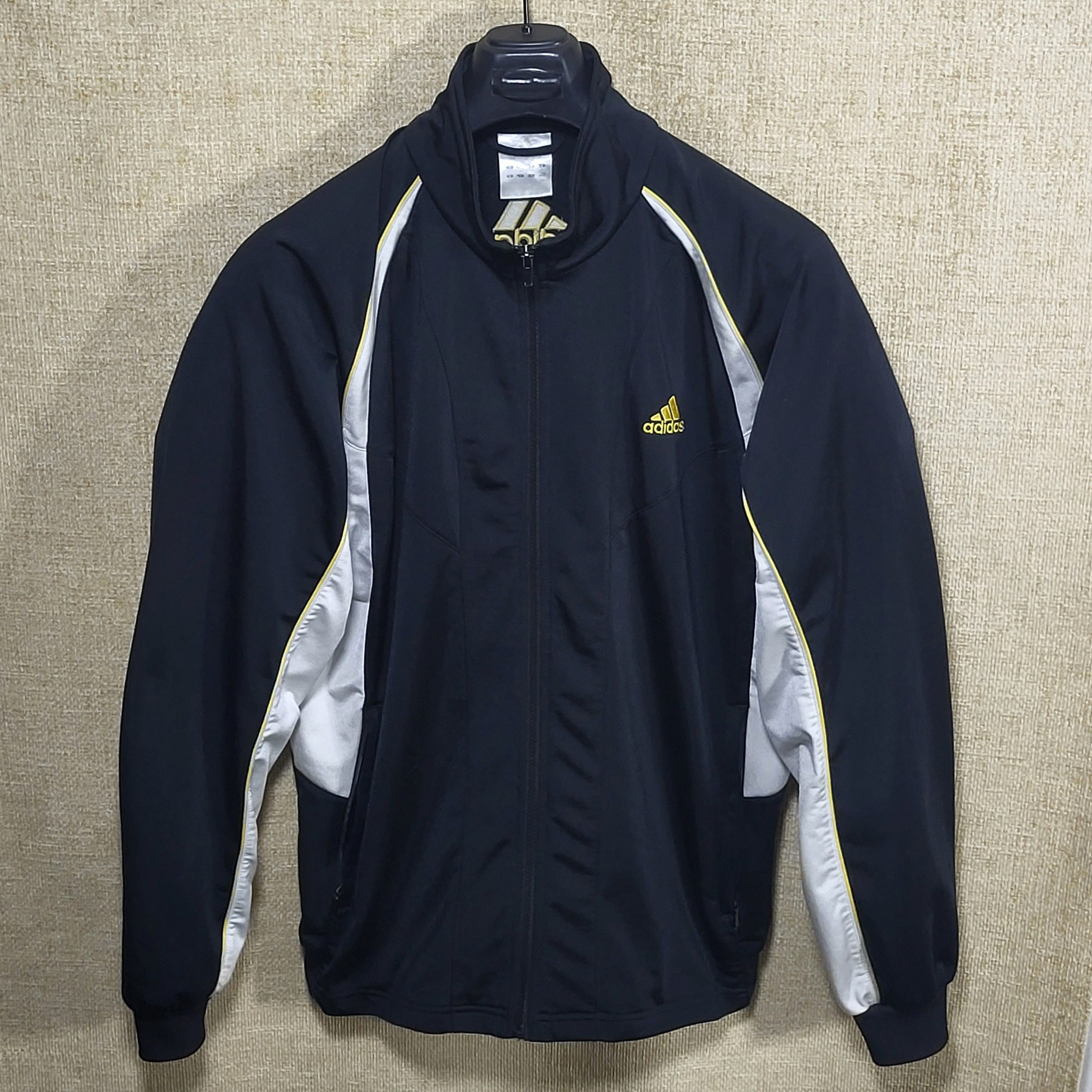 Adidas Adidas Vintage Track Jacket Y2K size M but fit L Size US M / EU 48-50 / 2 - 3 Thumbnail