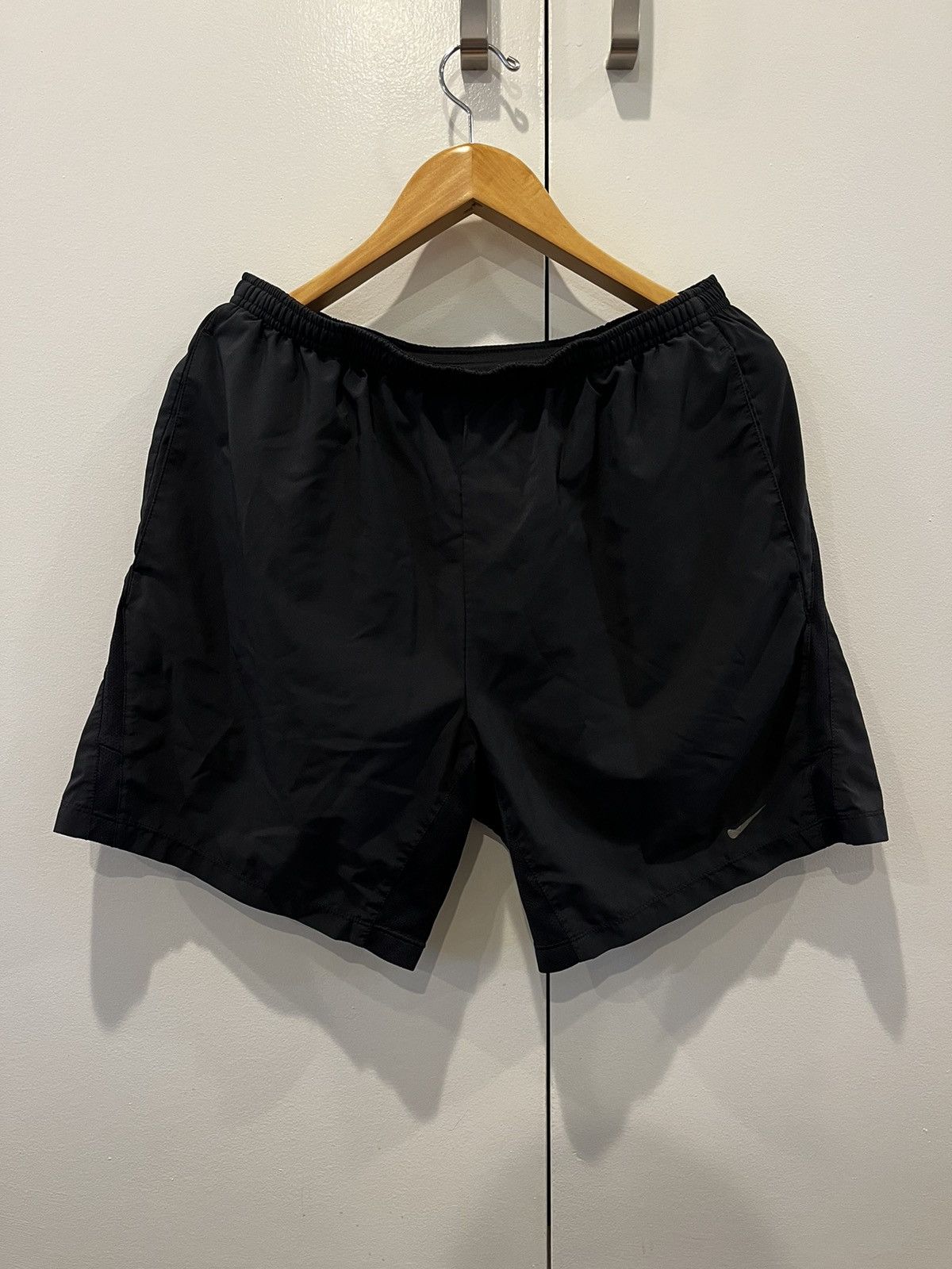 Nike Nike black 7” workout shorts Size US 32 / EU 48 - 1 Thumbnail