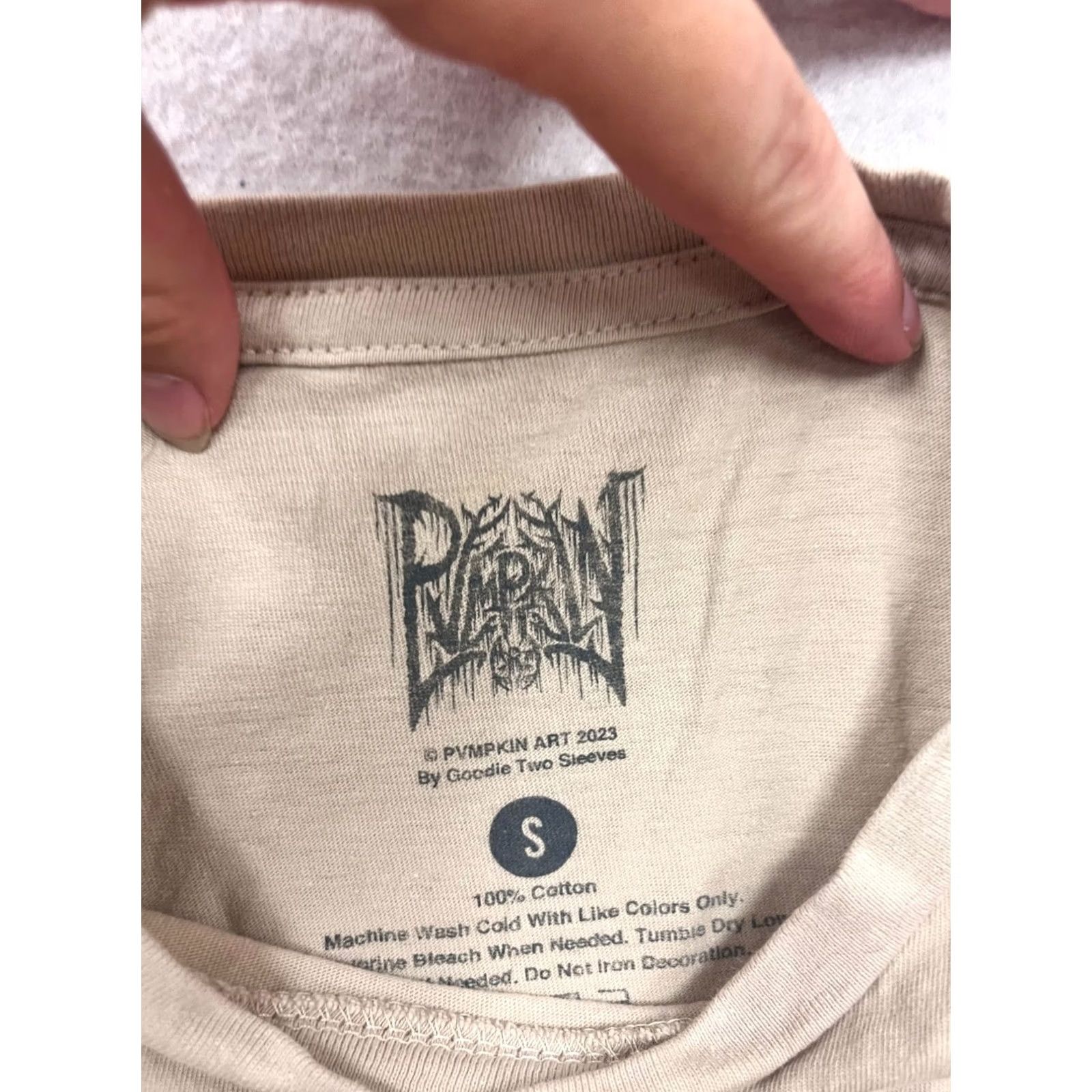 Vintage Pympkin Art Beige T-Shirt Womens S Crew Neck Short Sleeve Cotton graphic cat skulls Like New Size S / US 4 / IT 40 - 3 Thumbnail