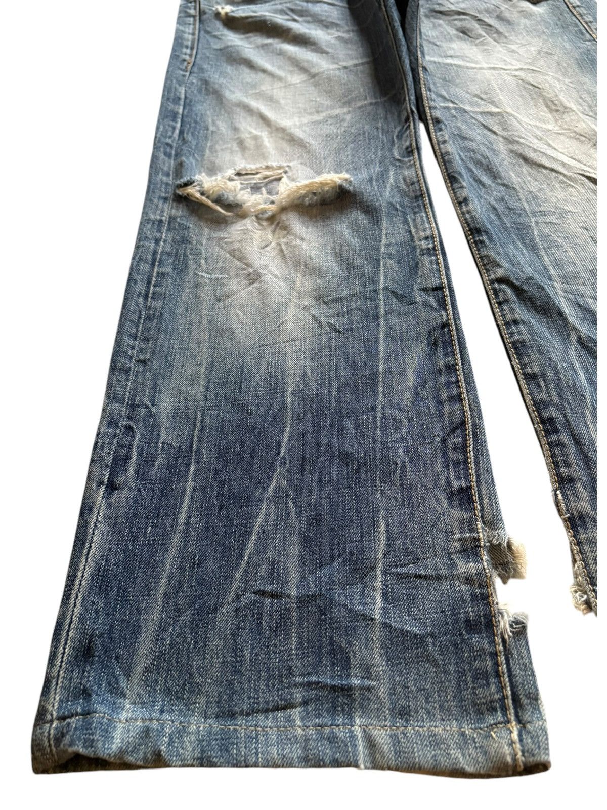 Japanese Brand Vintage Japanese Brand Faded Wash Distressed Baggy Jeans Size US 35 - 6 Thumbnail