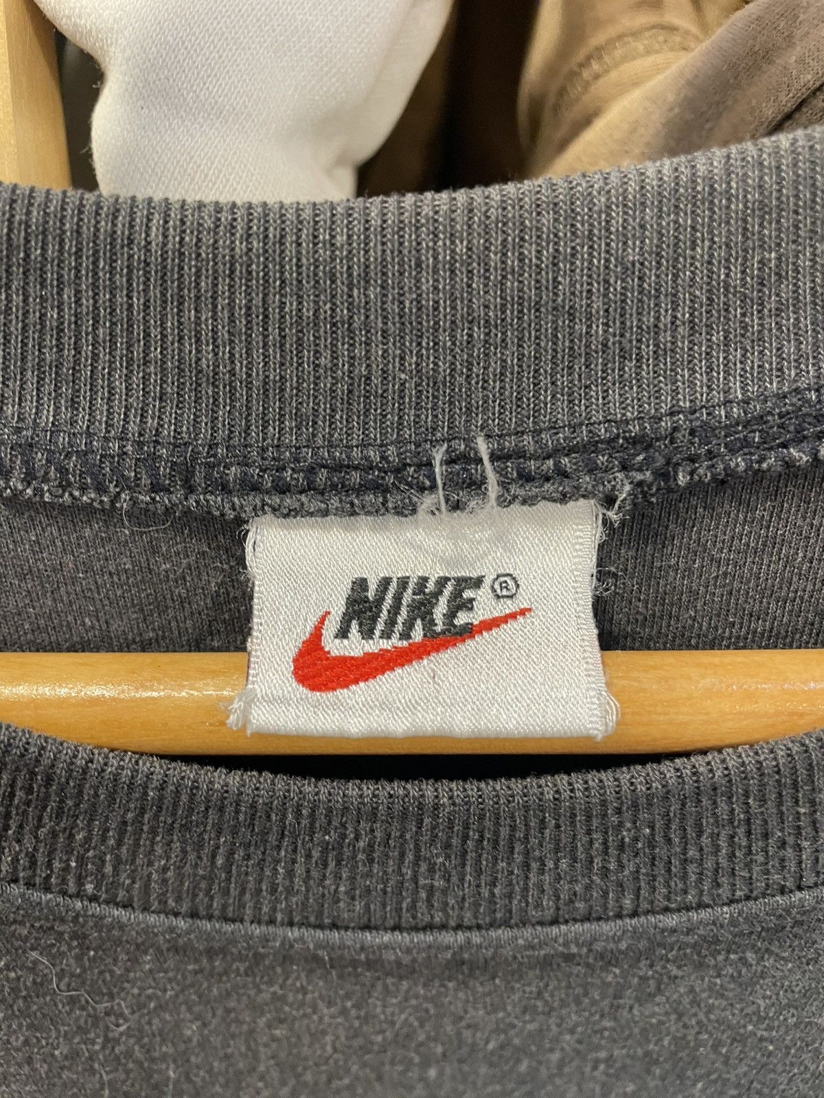 Nike Vintage Nike Spell Out 90s Tee Size US XL / EU 56 / 4 - 4 Thumbnail