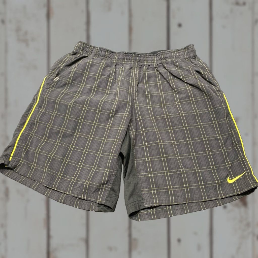 Nike Nike Mens Athletic Shorts XL Black Plaid Nike DriFit Lightweight Sports Athletic Men Size US 36 / EU 52 - 1 Thumbnail