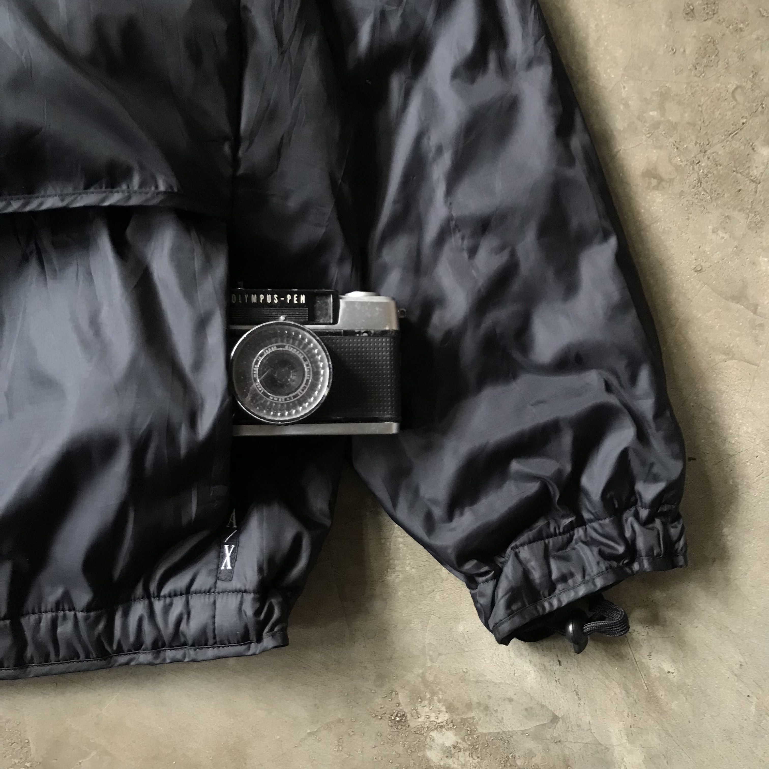 Armani Exchange × Designer × Giorgio Armani Armani Asymmetrical Strap Big Pockets Nylon Jacket Size US M / EU 48-50 / 2 - 7 Thumbnail