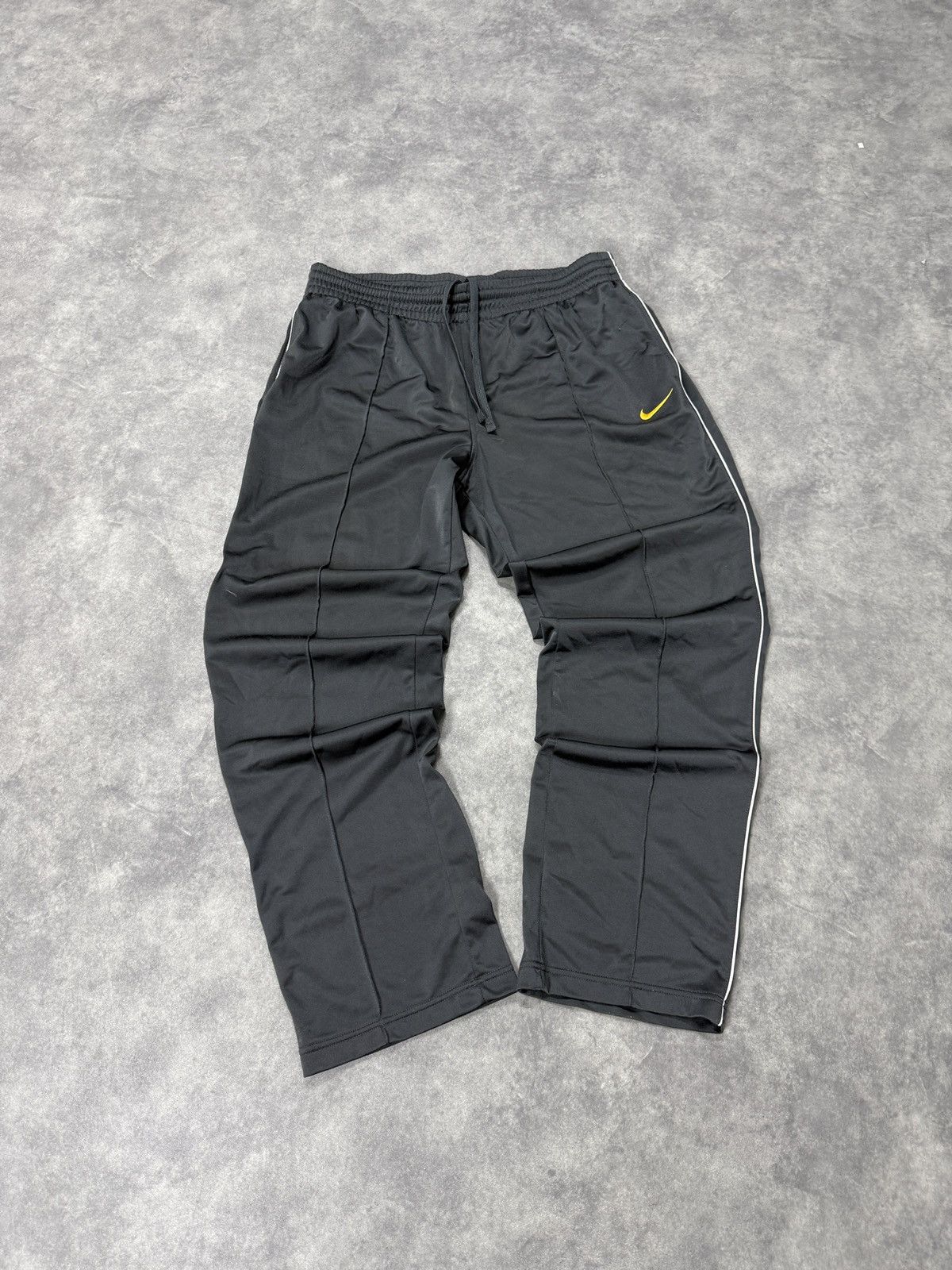 Nike Vintage vibe sweatpants nike retro wideleg y2k trackpants Size US 34 / EU 50 - 2 Thumbnail