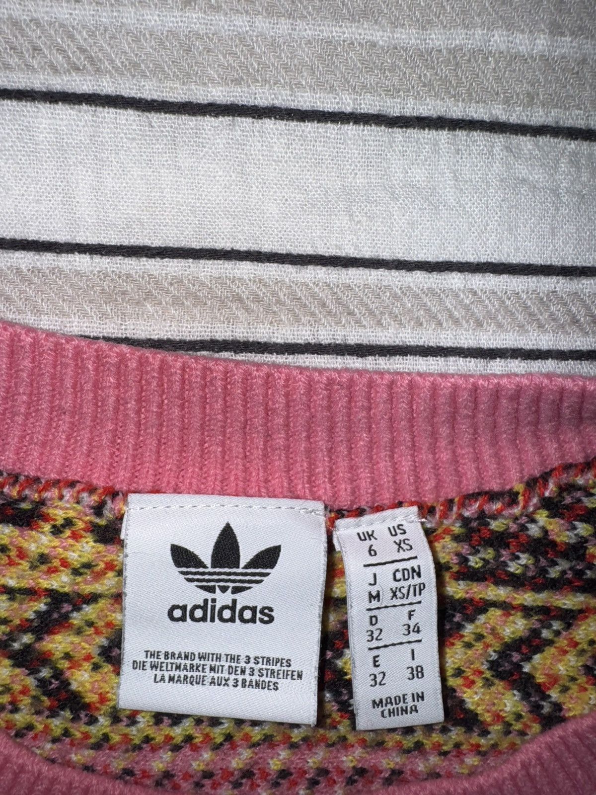 Adidas Adidas RARE Pink Lightly Cropped Pullover/Sweater Size XS / US 0-2 / IT 36-38 - 2 Thumbnail