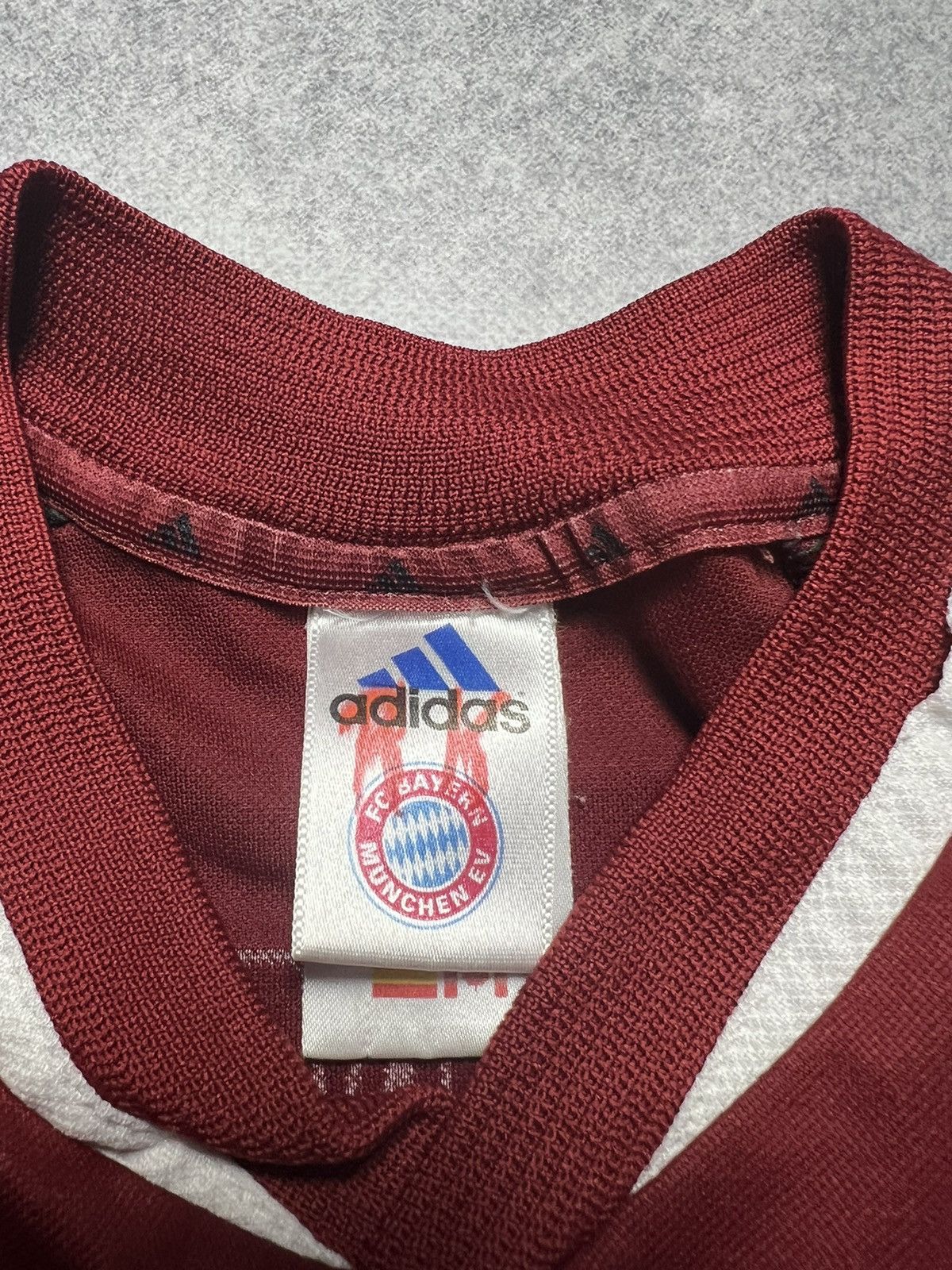 Vintage Vintage Adidas FC Bayern Munchen 2000-2001 Home Jersey Size US XS / EU 42 / 0 - 6 Thumbnail