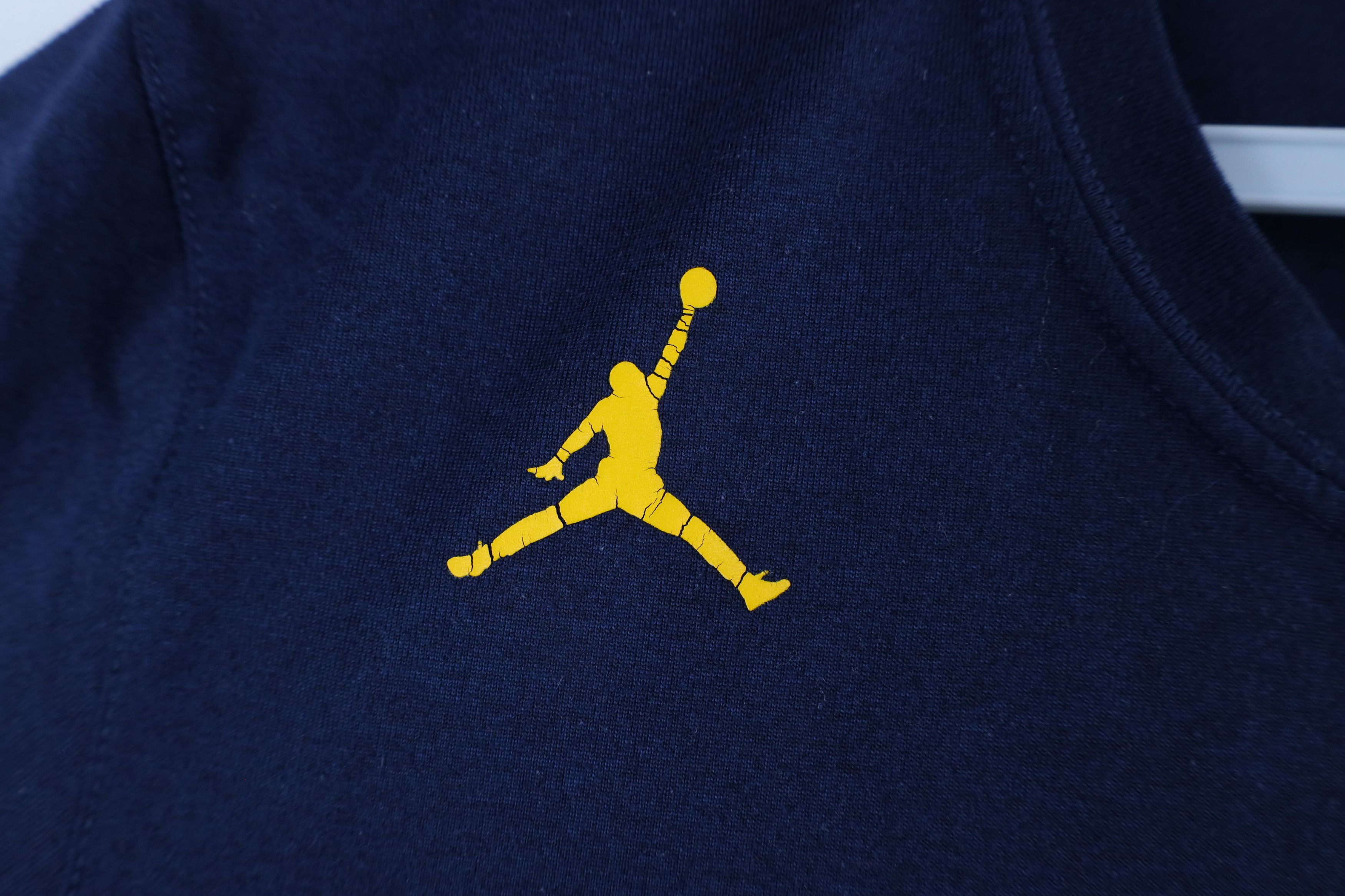 Nike × Vintage Nike Air Jordan University of Michigan Basketball T-Shirt Size US S / EU 44-46 / 1 - 4 Thumbnail