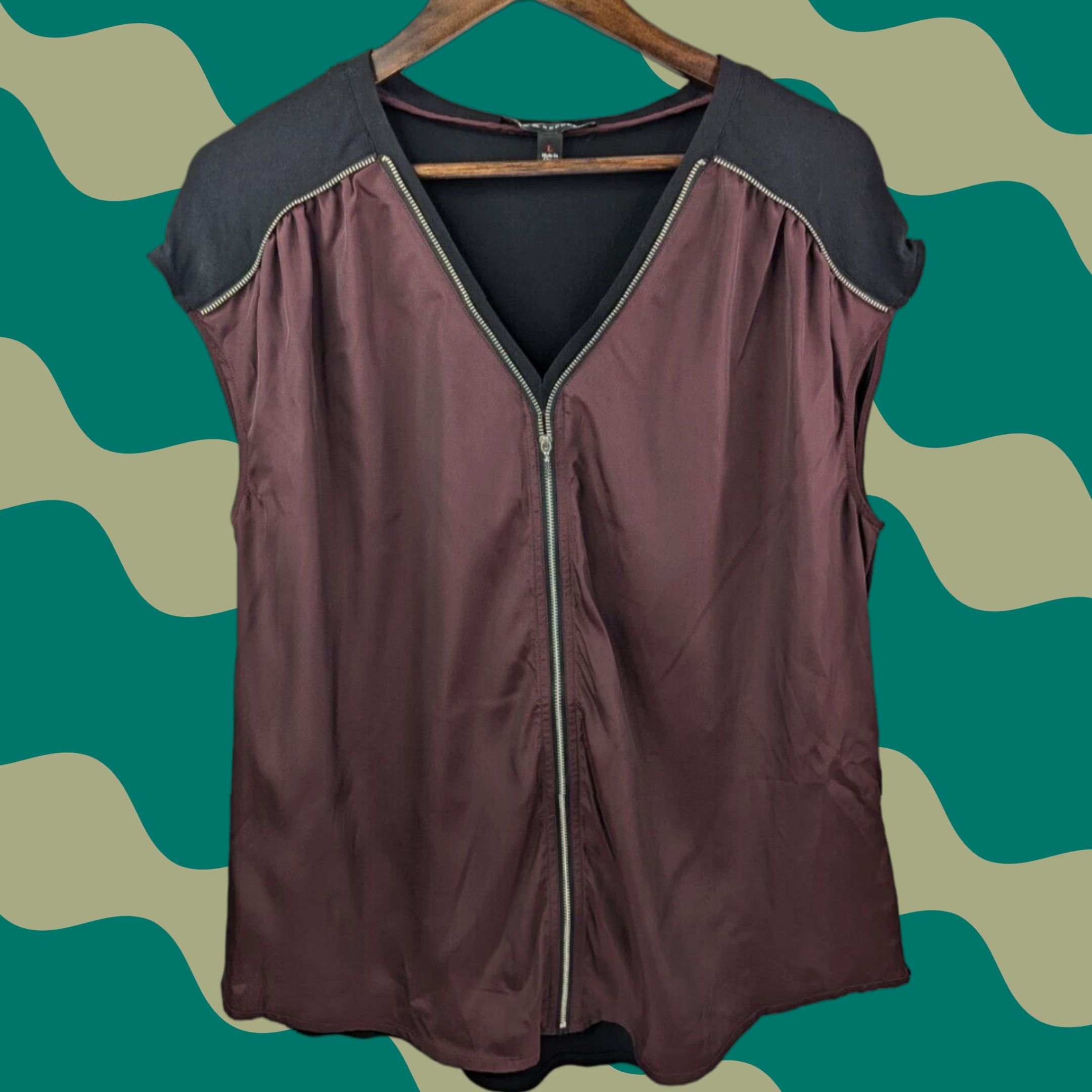 Vintage Rock & Republic Zip-Front Detail V-Neck Burgundy Women's Top Size Large Size L / US 10 / IT 46 - 1 Thumbnail