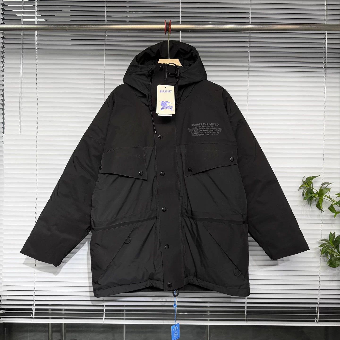 Burberry Burberry Black Down Jacket M Logo Print Hooded Size US M / EU 48-50 / 2 - 1 Thumbnail