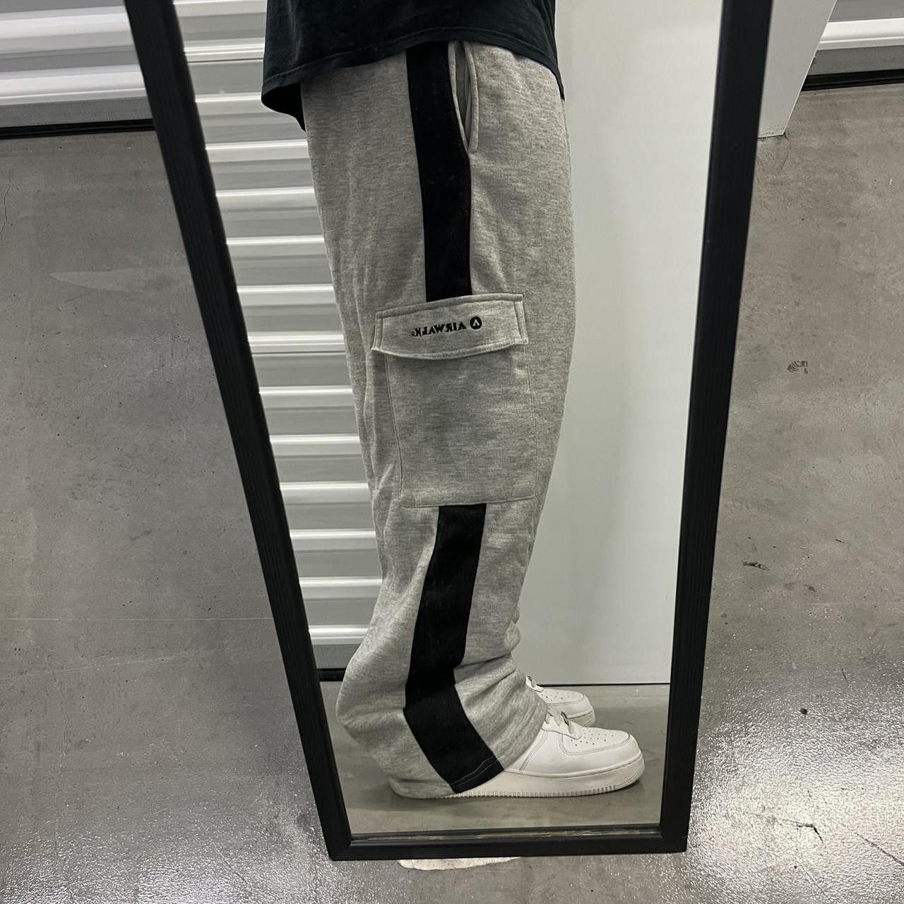 Airwalk × Vintage Vintage Y2K Grey and Black Airwalk Cargo Sweatpants! Size US 34 / EU 50 - 2 Thumbnail