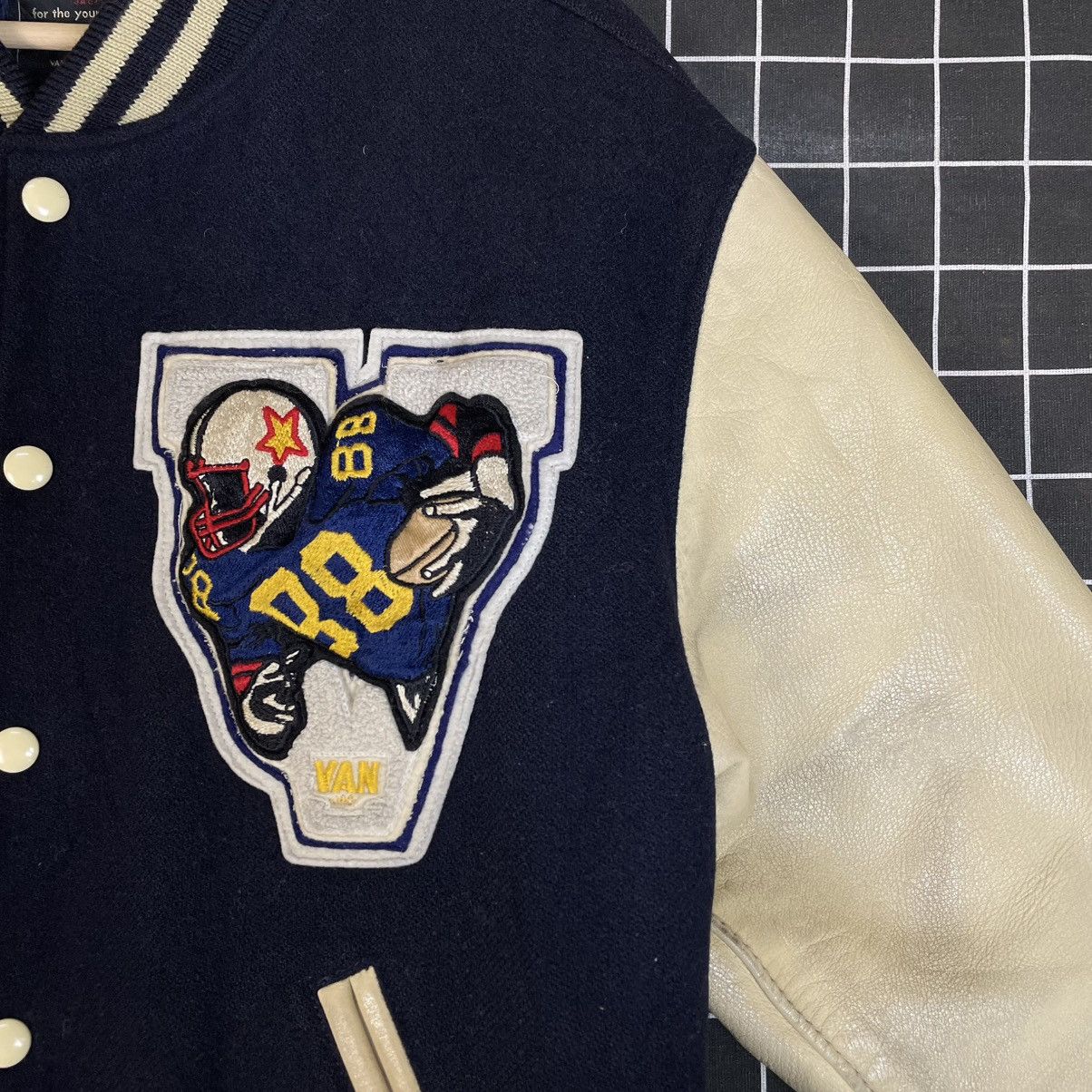 Van VINTAGE VAN JAC LEATHER SLEEVE WOOL VARSITY JACKET Size US L / EU 52-54 / 3 - 14 Thumbnail