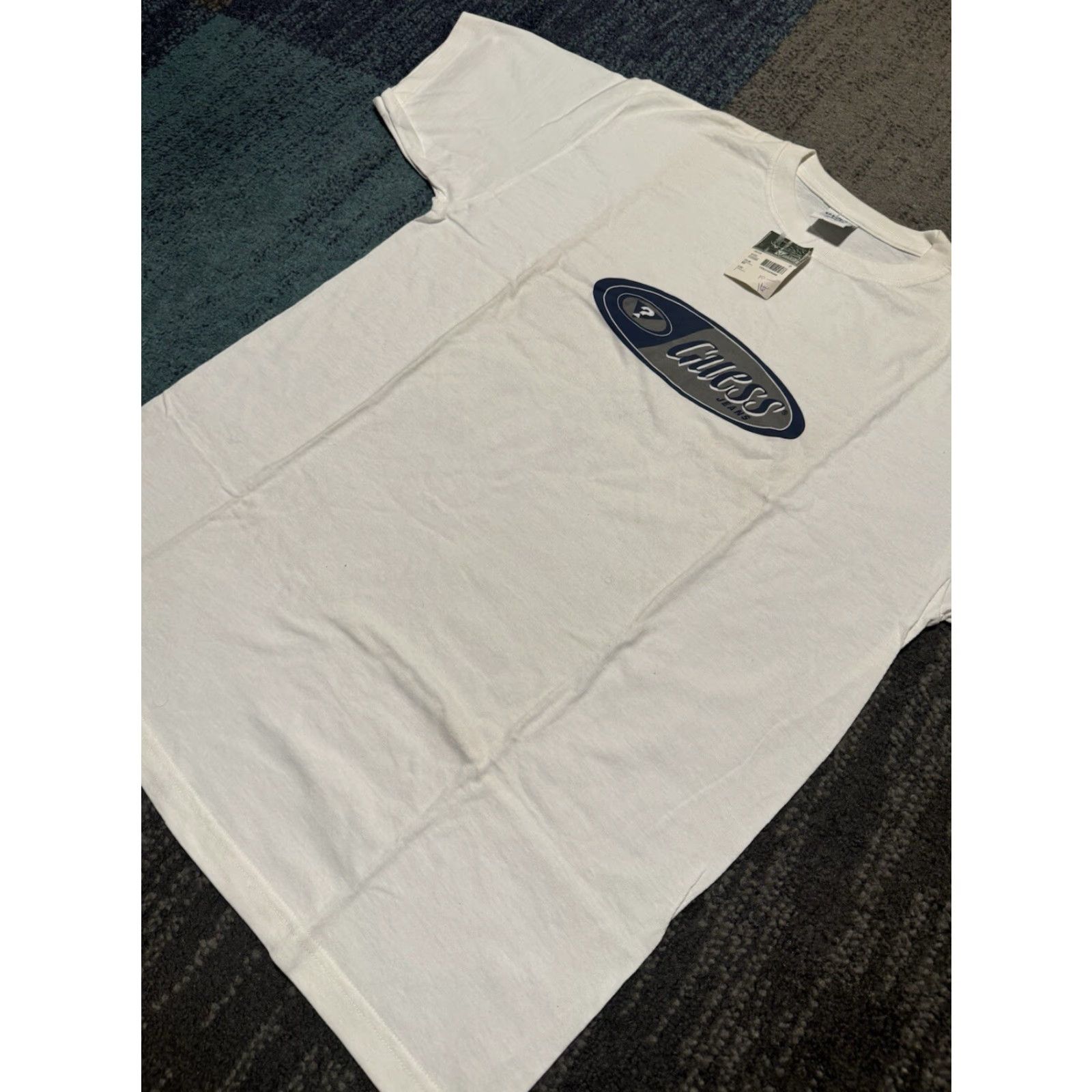 Guess VINTAGE GUESS Graphic T Shirt Size Large 90s Made In USA Size US L / EU 52-54 / 3 - 5 Thumbnail
