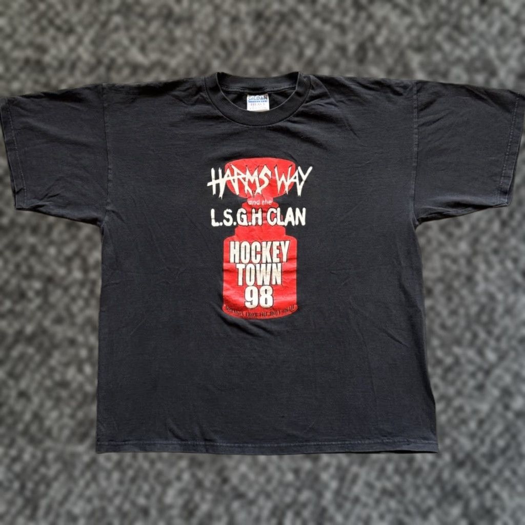 Gildan VINTAGE 1998 Harms Way And The LSGH Clan Hockey Town XL Gildan T-Shirt Mens Black 90s Band Metal Sports Graphic Print Size US XL / EU 56 / 4 - 1 Thumbnail