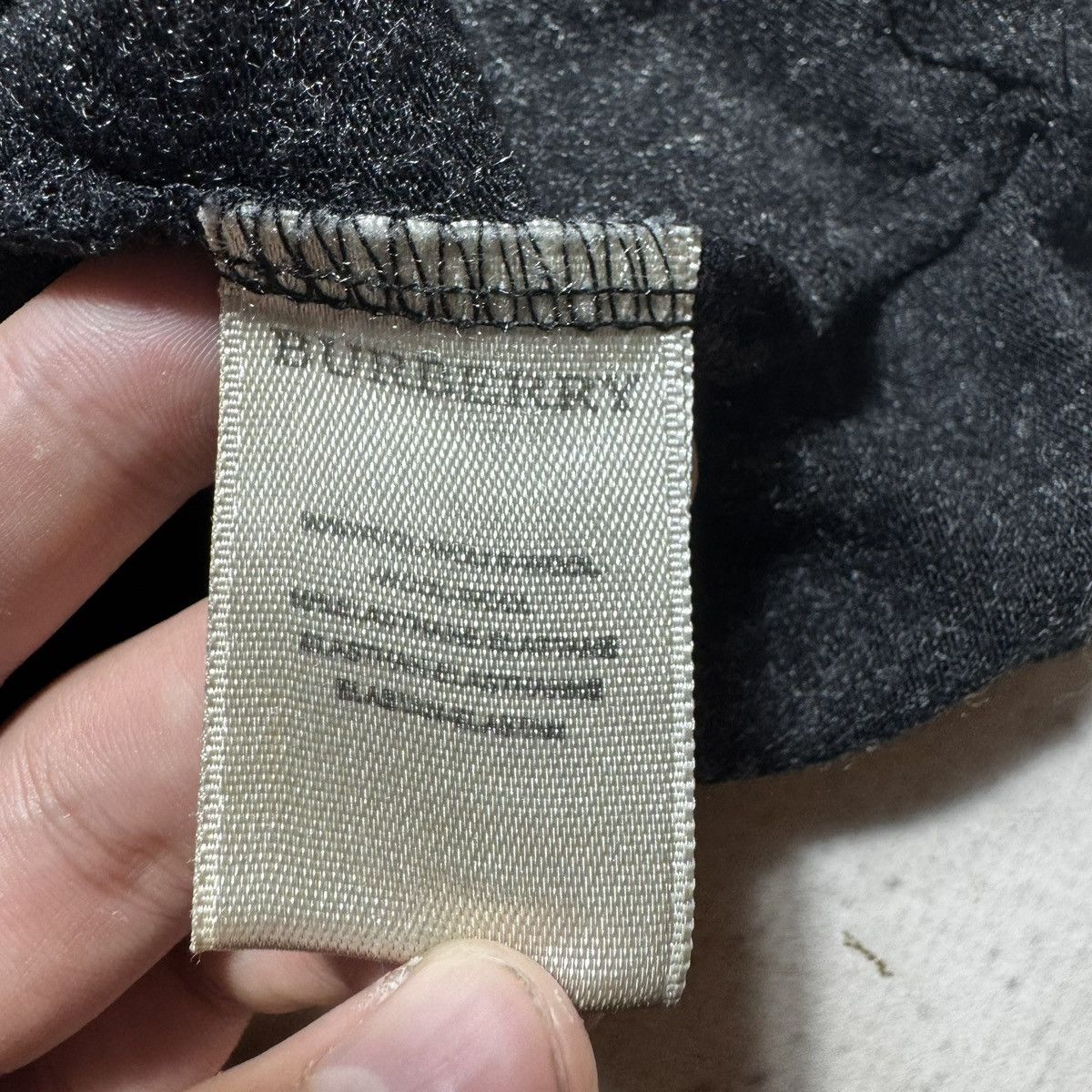 Burberry burberry longsleeves with signature plaid at the throat Size S / US 4 / IT 40 - 8 Thumbnail