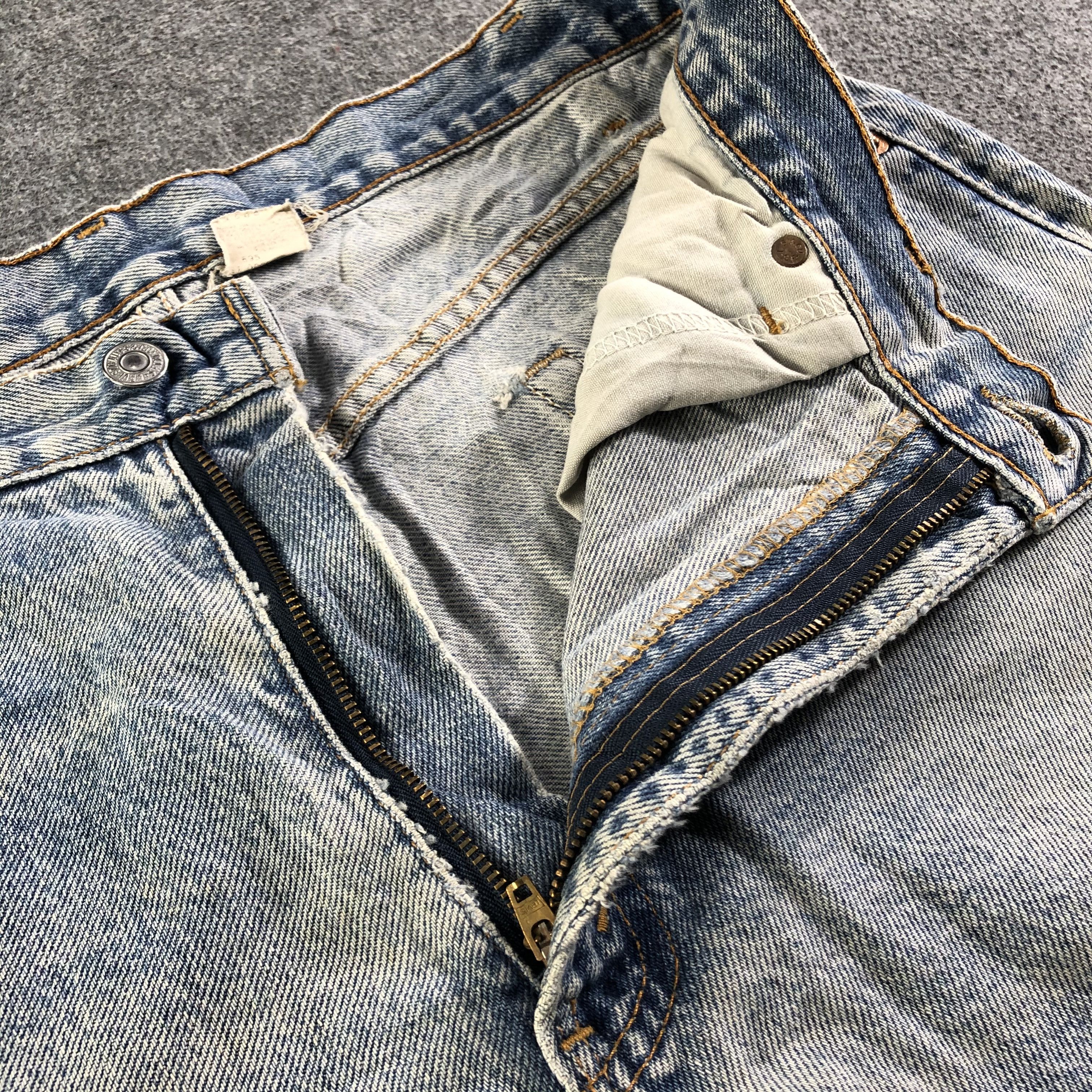Levi's Vintage Blue Wash Levis 550 Jeans-J3022 Size US 35 - 11 Thumbnail