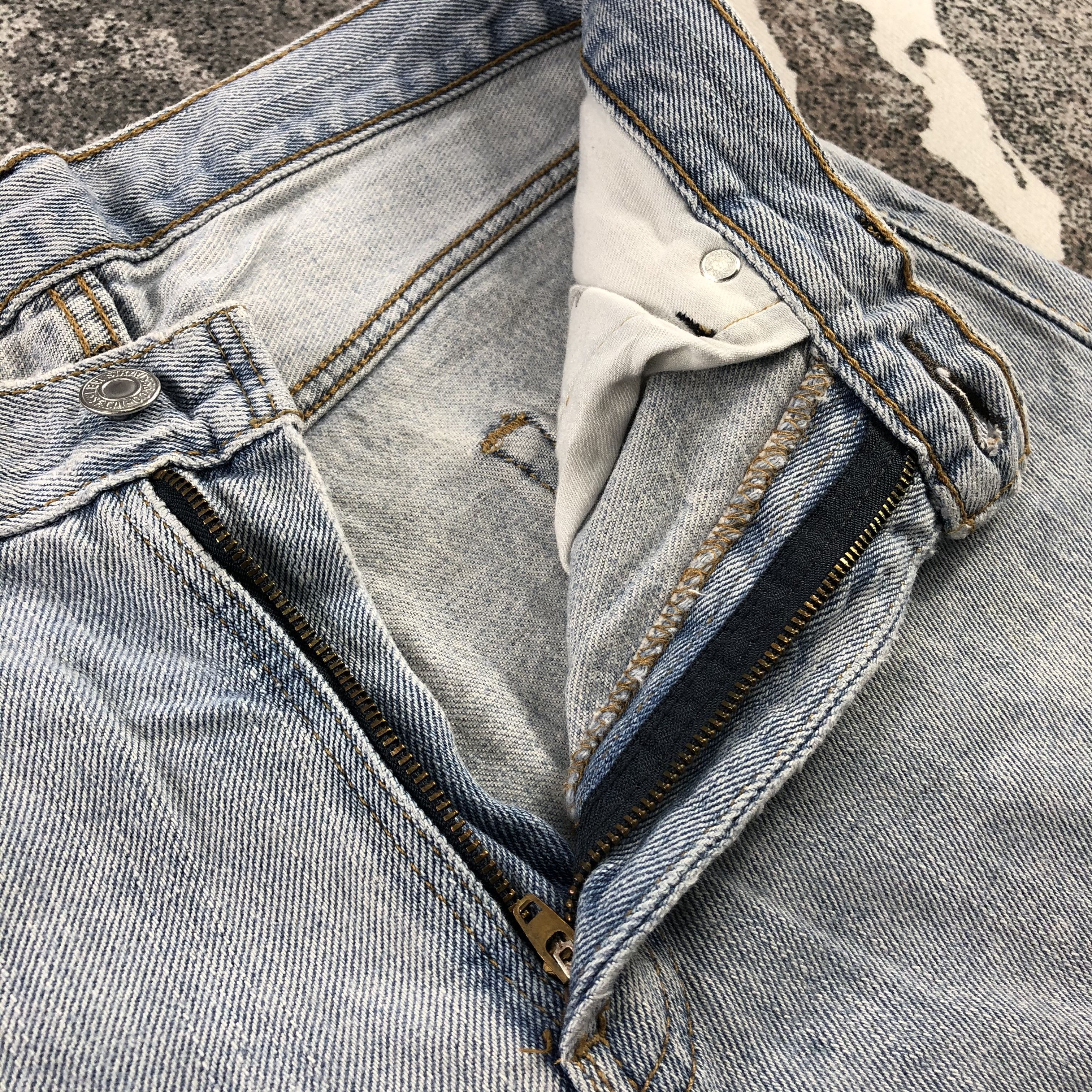 Levi's Vintage Levis 550 Jeans Medium Wash Denim KJ945 Size US 30 / EU 46 - 9 Thumbnail