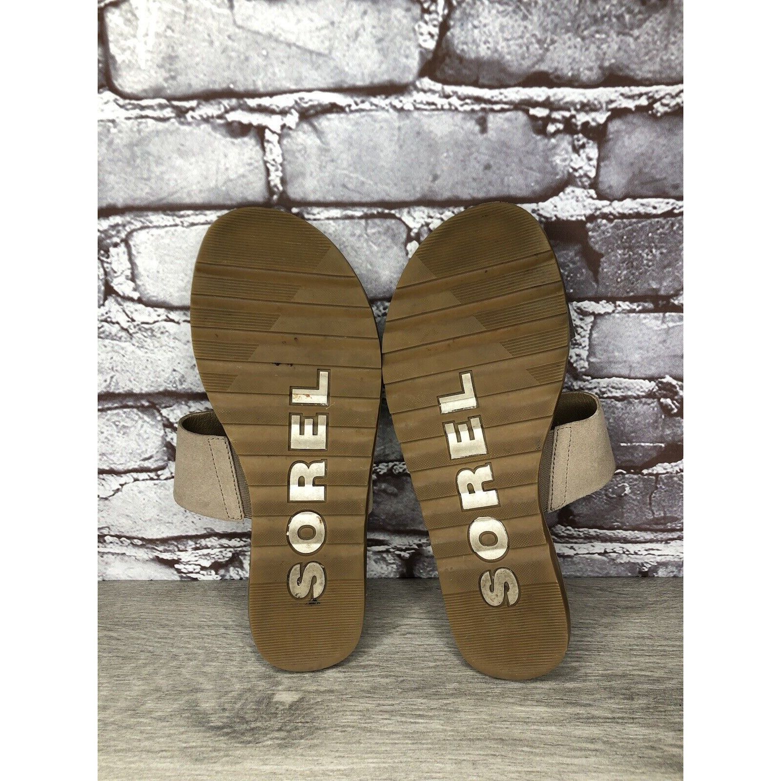 SOREL Sorel Taupe Suede Gold Leather Slides Sandals Women Sz 8.5M Size US 8.5 / IT 38.5 - 7 Thumbnail