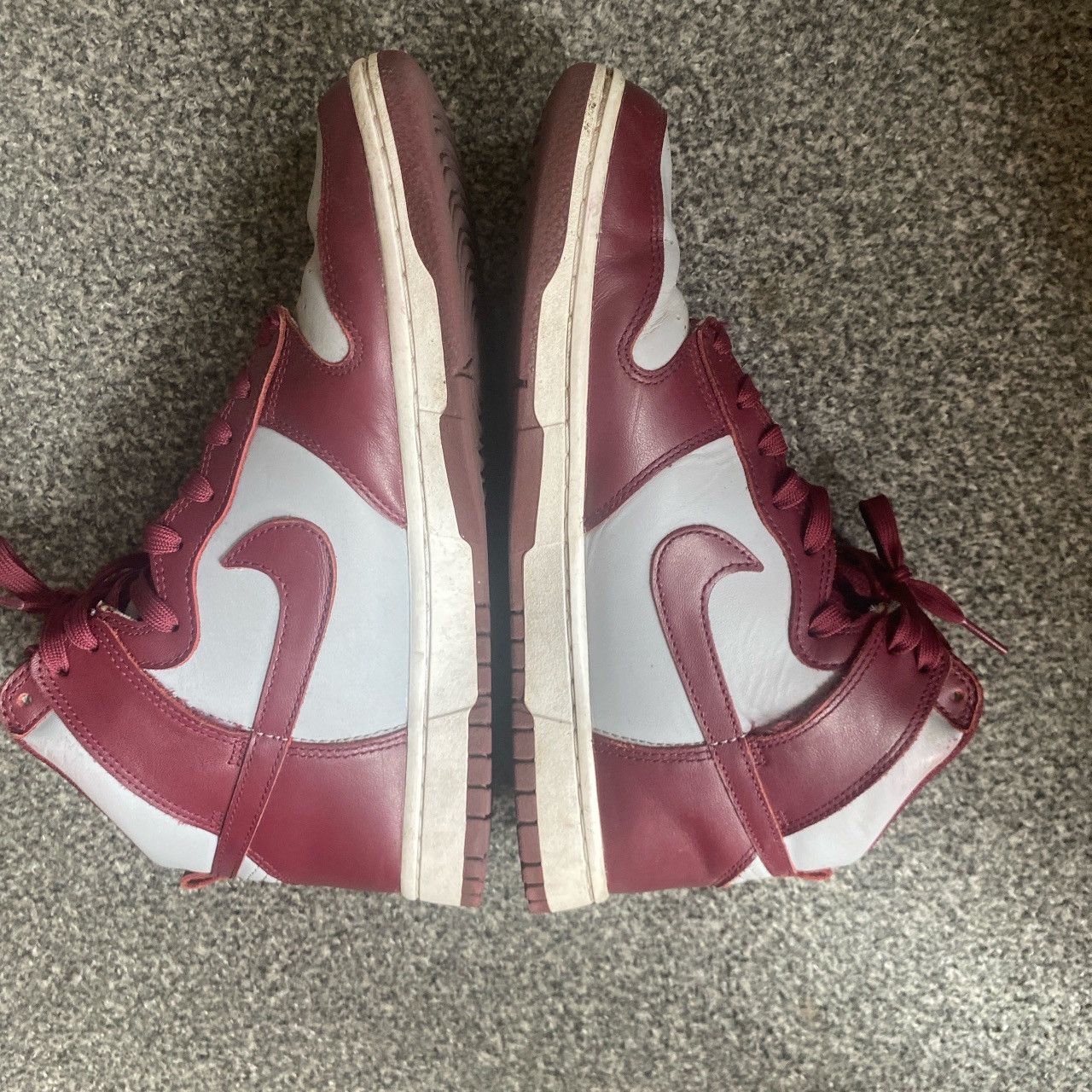 Nike Nike Dunks Burgundy Size US 8 / EU 41 - 2 Thumbnail
