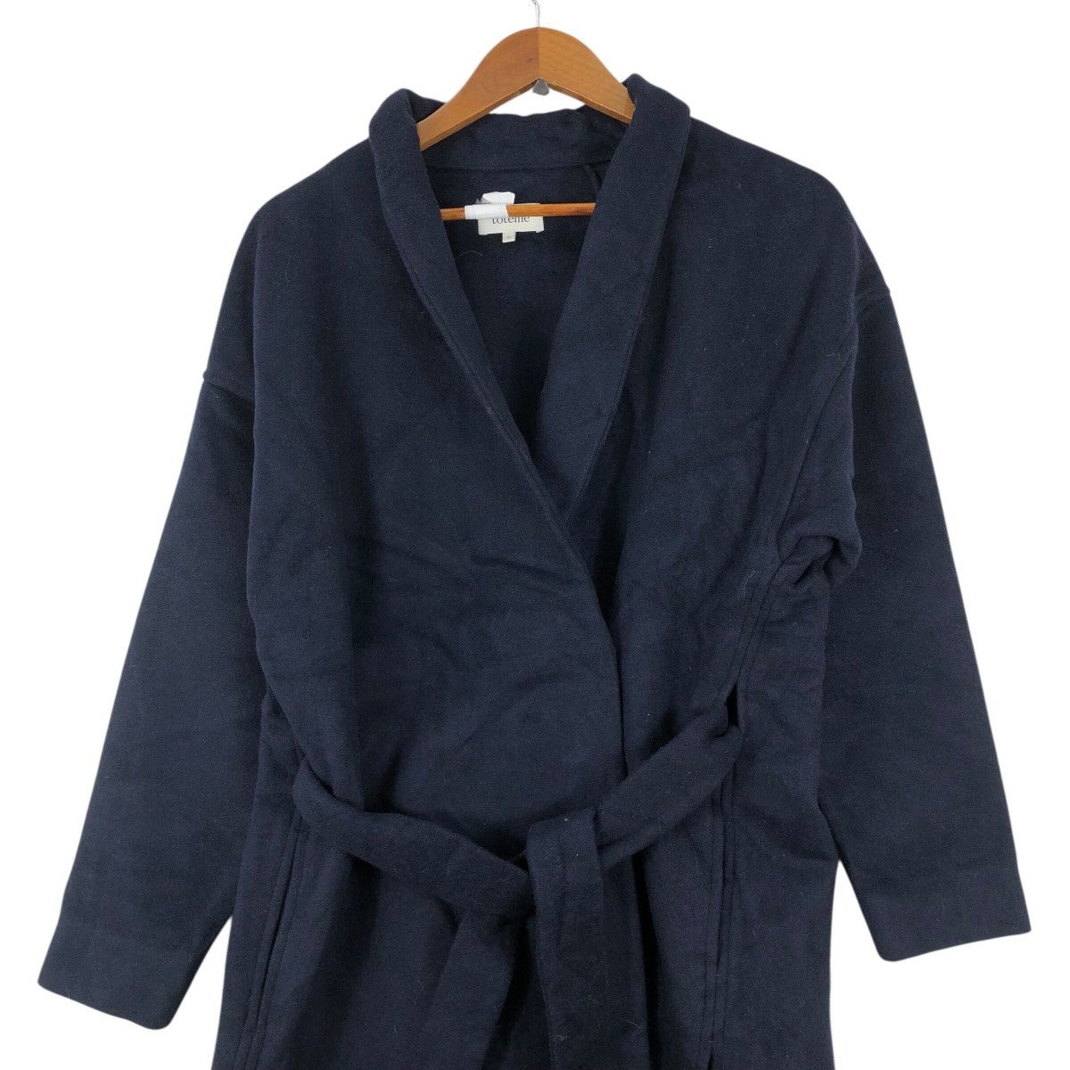 Vintage Totême Wool Belted Wrap Coat Navy S Minimalist Luxury Size US S / EU 44-46 / 1 - 2 Thumbnail