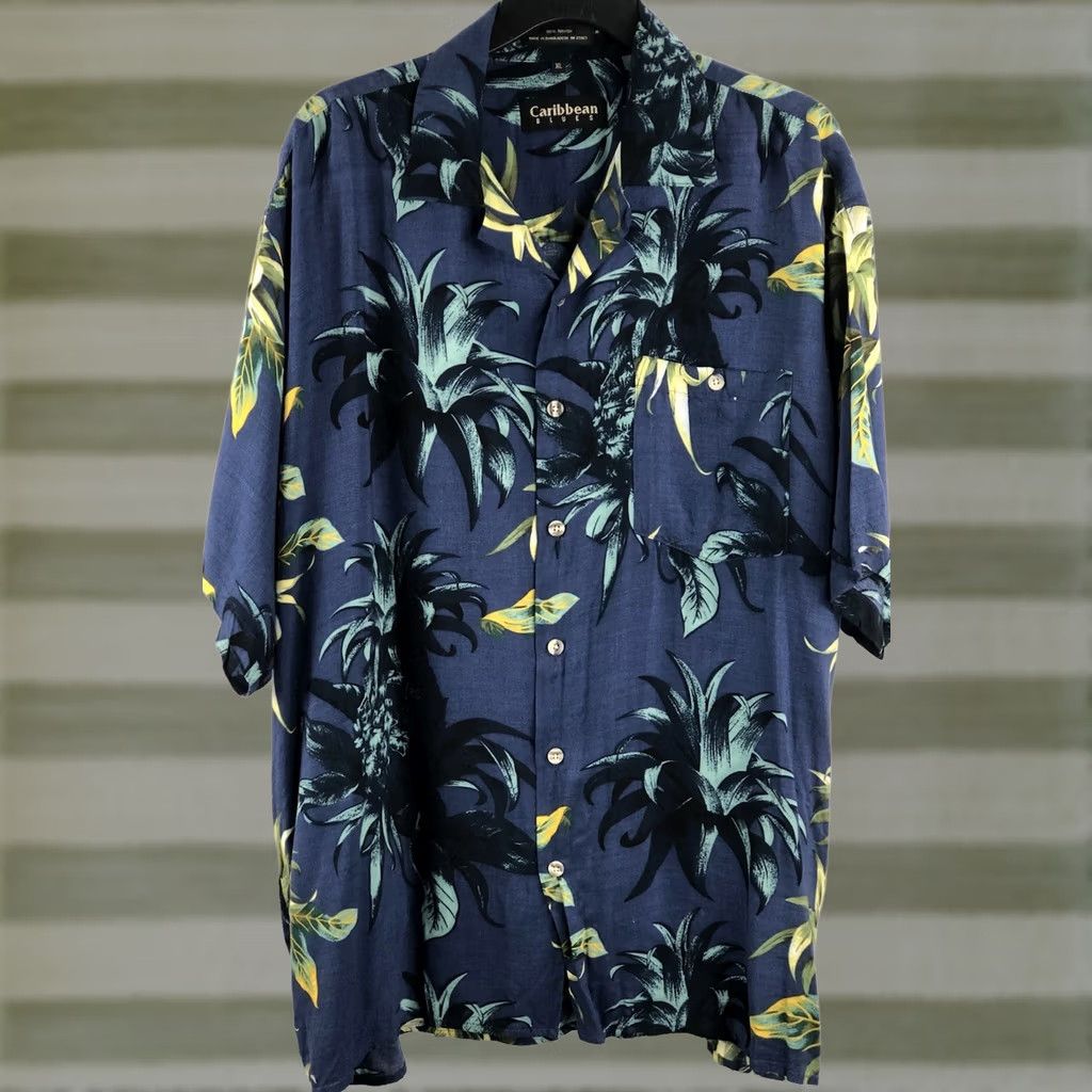 ALOHAS VINTAGE Caribbean blues Button-Up Shirt XL Blue Floral Hawaiian tropical Beach luau 1980s Mens Shirt Size US XL / EU 56 / 4 - 1 Thumbnail