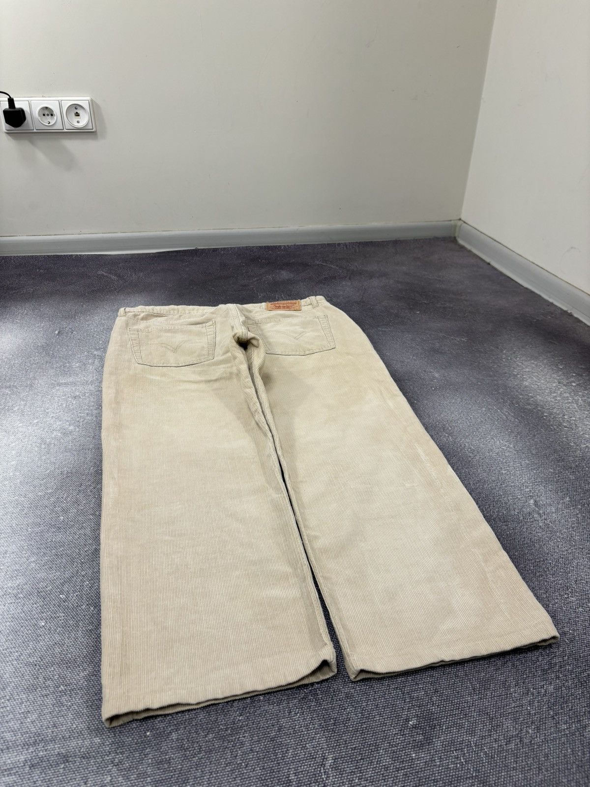 Levi's Vintage Levi’s 751 84 Men’s Corduroy Velvet Hype Pants Jeans Size US 38 / EU 54 - 3 Thumbnail