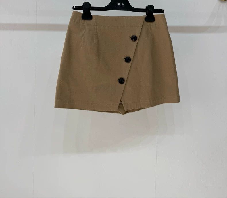 Dior chic beige skirt with buttons-dmc Size US 36 / EU 52 - 1 Thumbnail