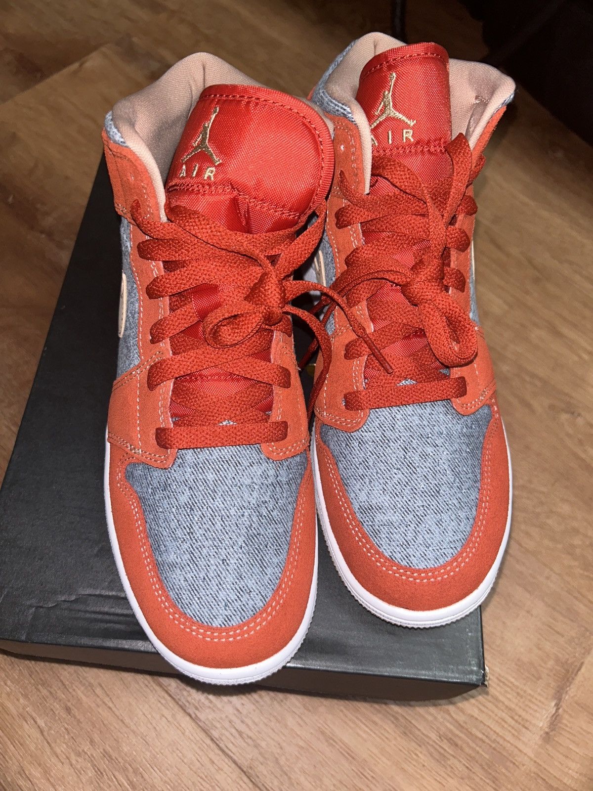 Jordan Brand Air Jordan 1 mid (GS) Size US 6.5 / IT 36.5 - 3 Thumbnail