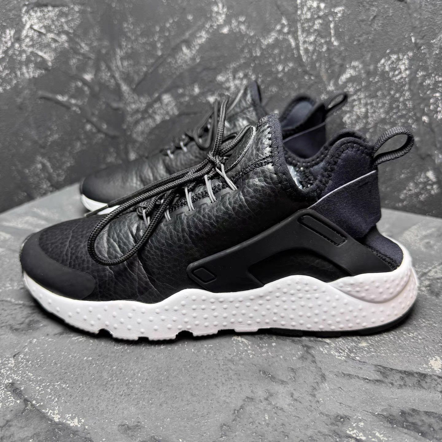 Nike Nike Air Huarache Black & White Oreo Q10 Size US 7.5 / IT 37.5 - 7 Thumbnail