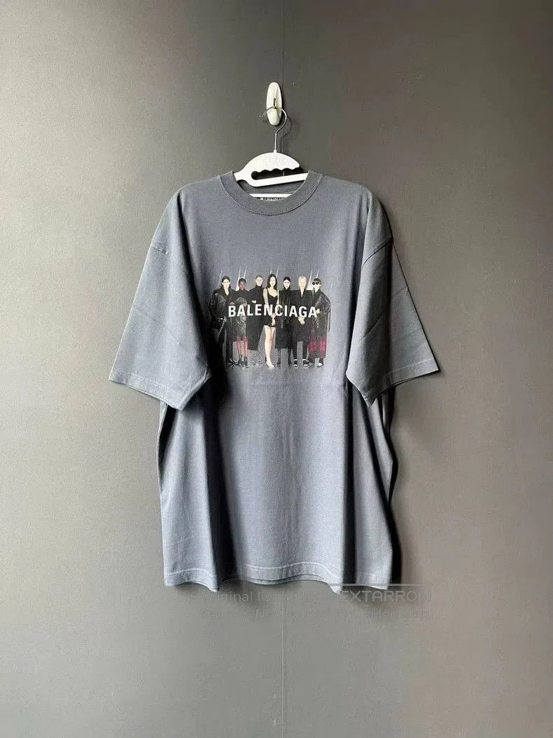 Balenciaga Balenciaga Gray Portrait Short Sleeve Tee. Size US S / EU 44-46 / 1 - 1 Thumbnail